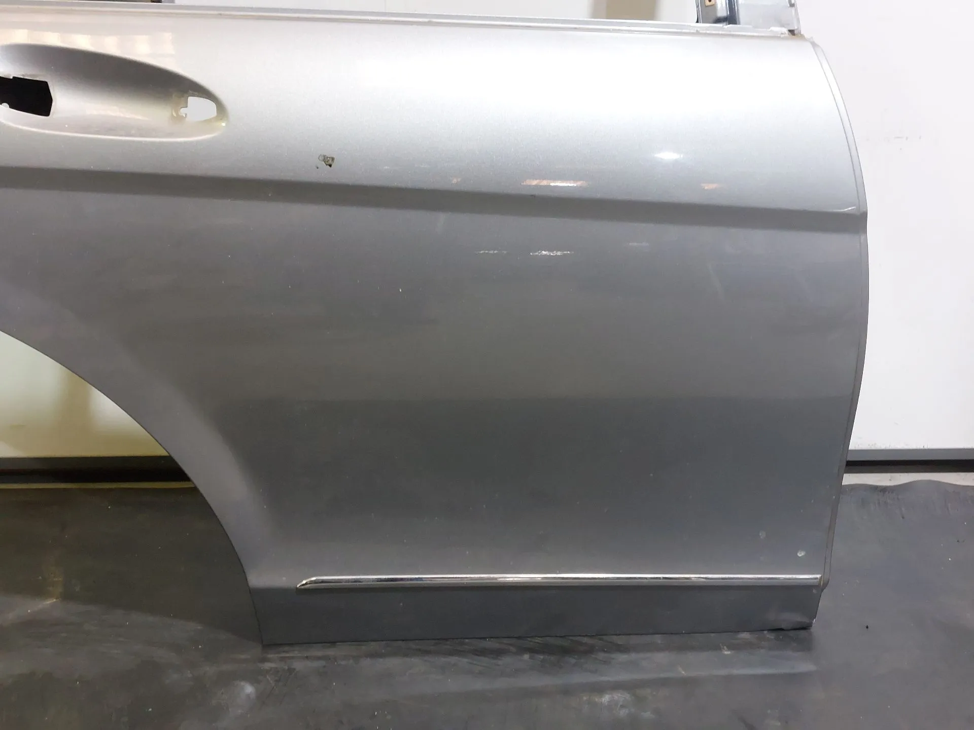 Porta trás direita MERCEDES-BENZ Classe C (W204) Imagem-2