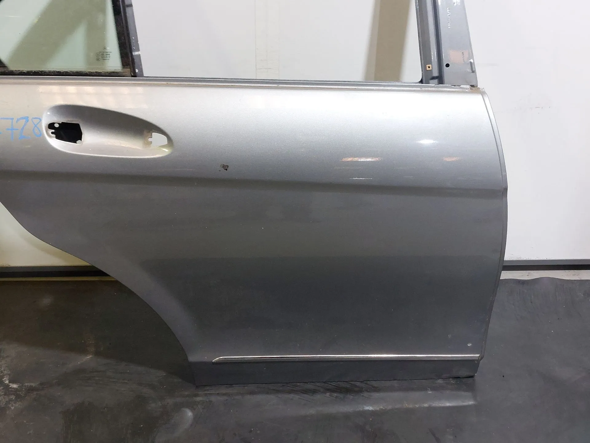 Porta trás direita MERCEDES-BENZ Classe C (W204) Imagem-1