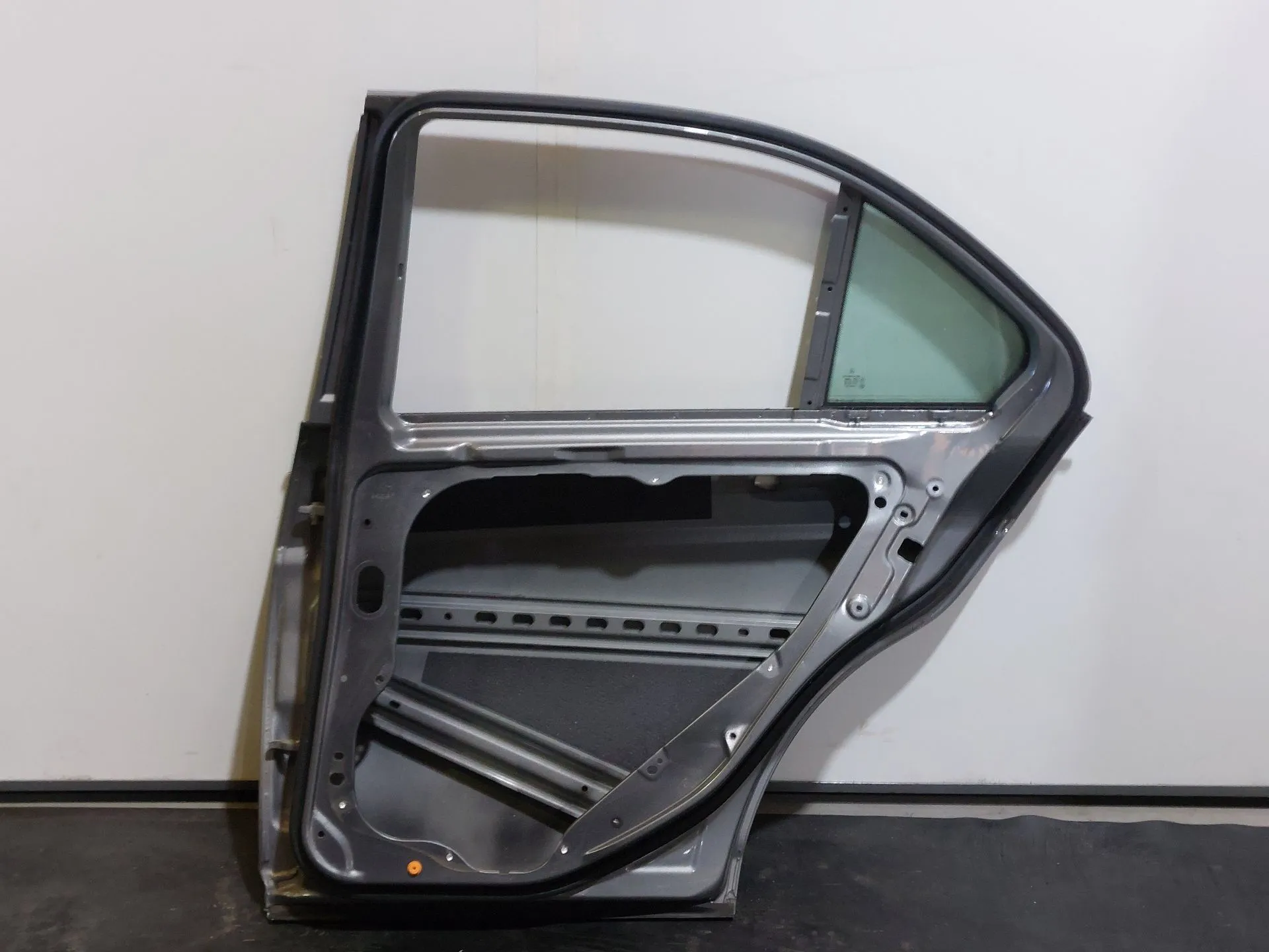 Porta trás direita MERCEDES-BENZ Classe C (W204) Imagem-9