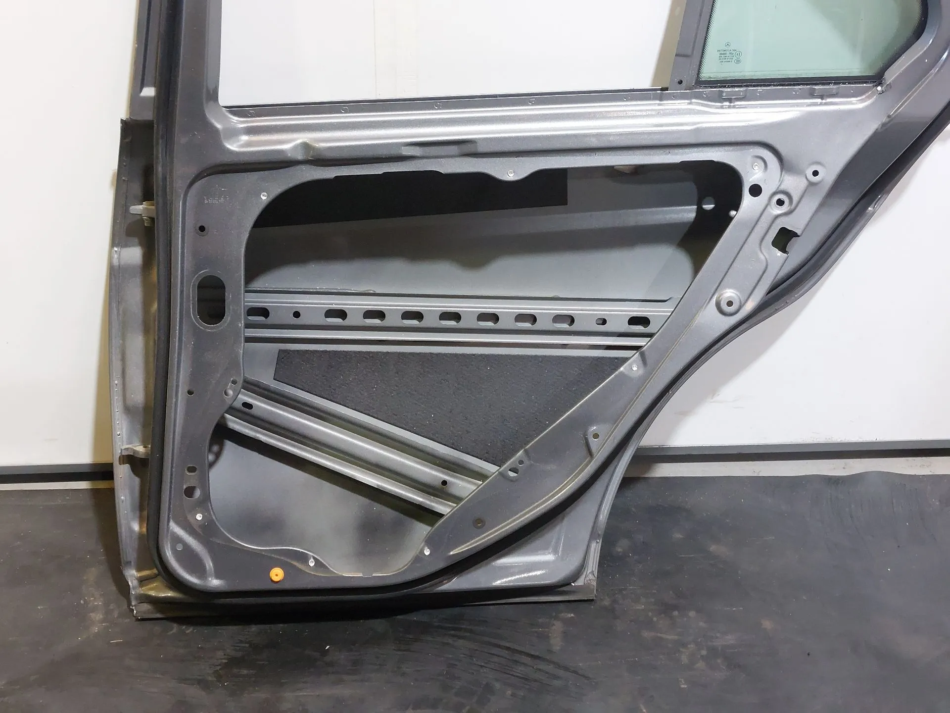 Porta trás direita MERCEDES-BENZ Classe C (W204) Imagem-10