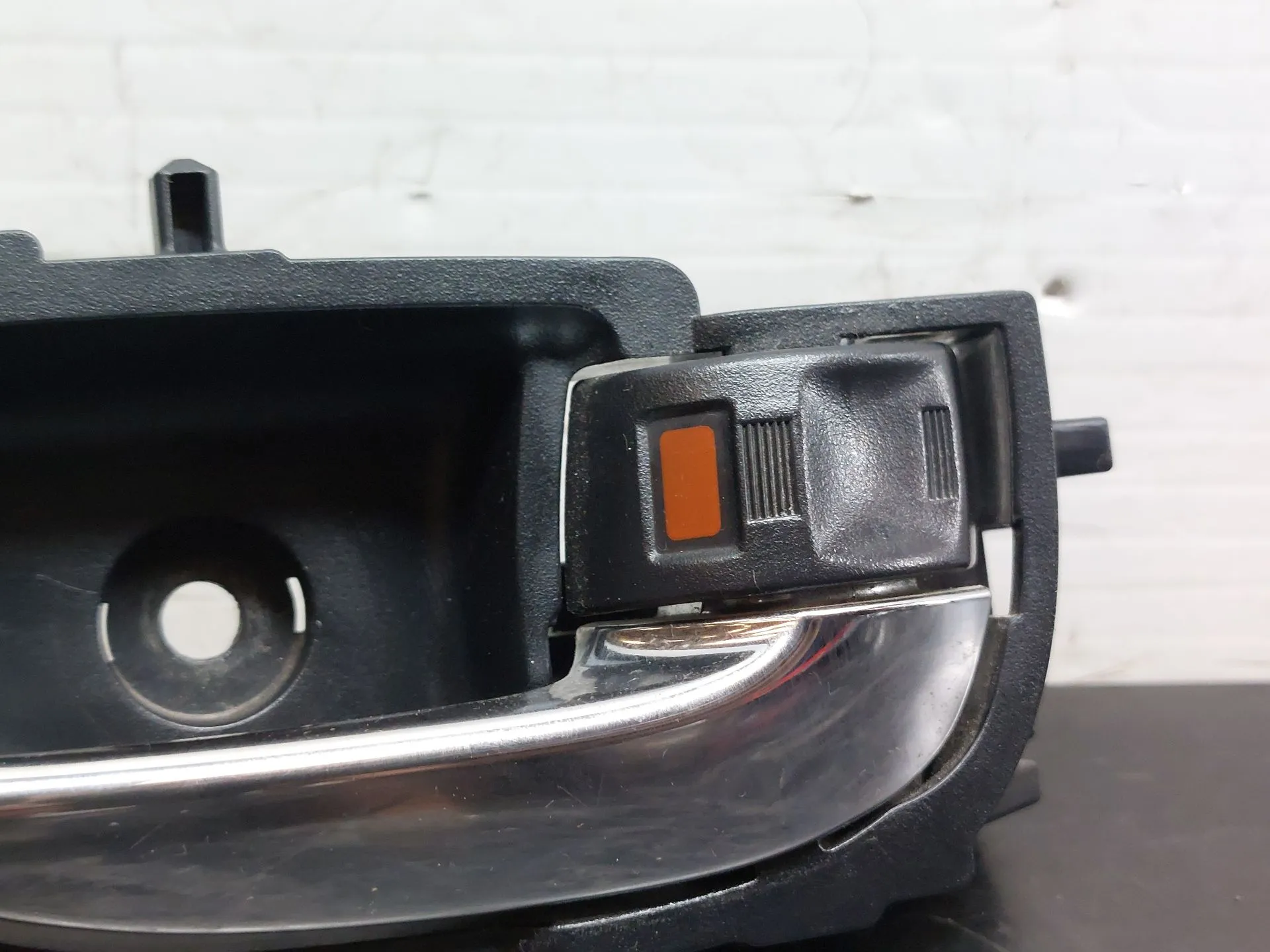 Rear Right interior door handle TOYOTA Yaris (_P13_) Imagem-1