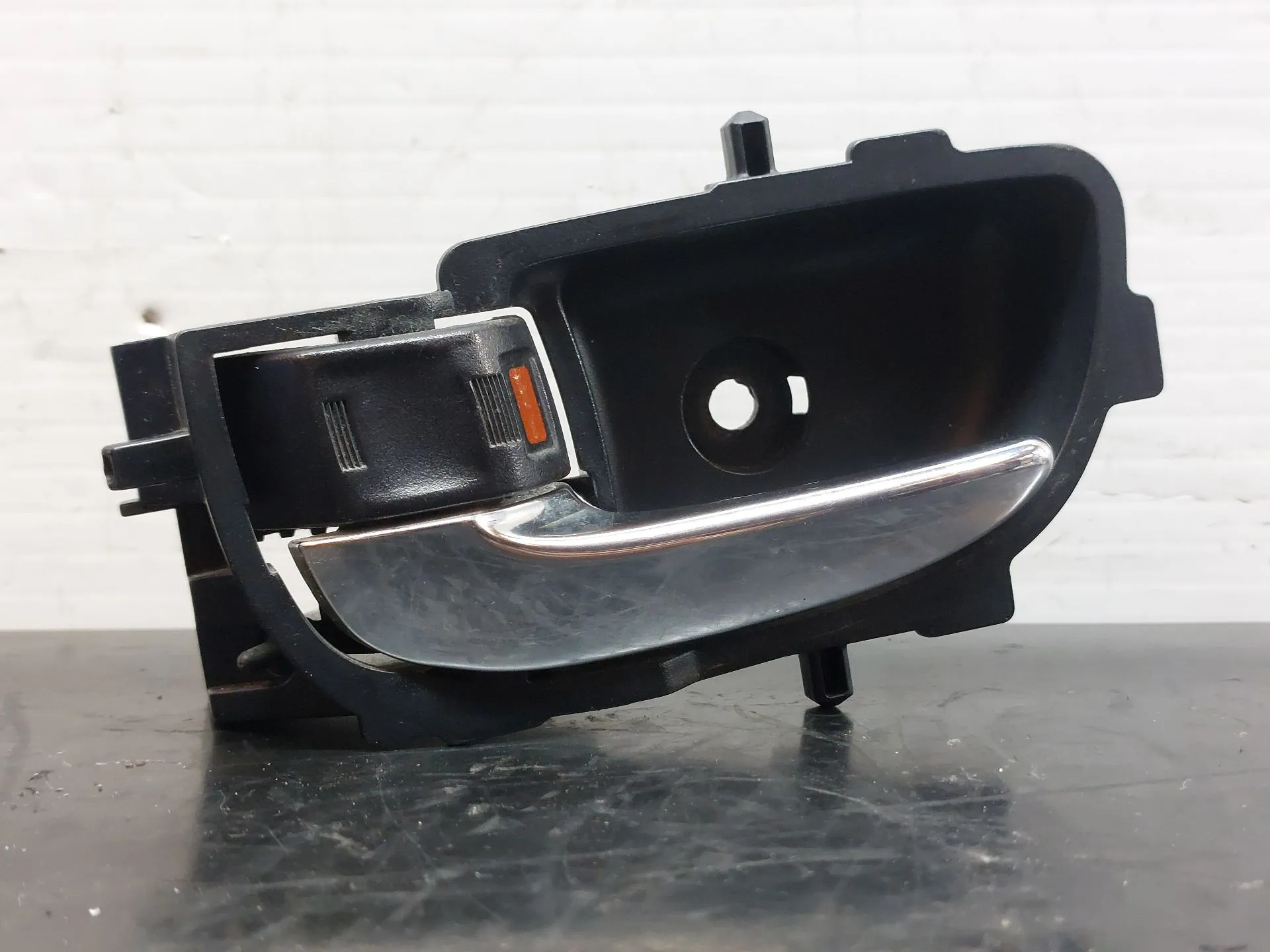 Rear Left interior door handle TOYOTA Yaris (_P13_)