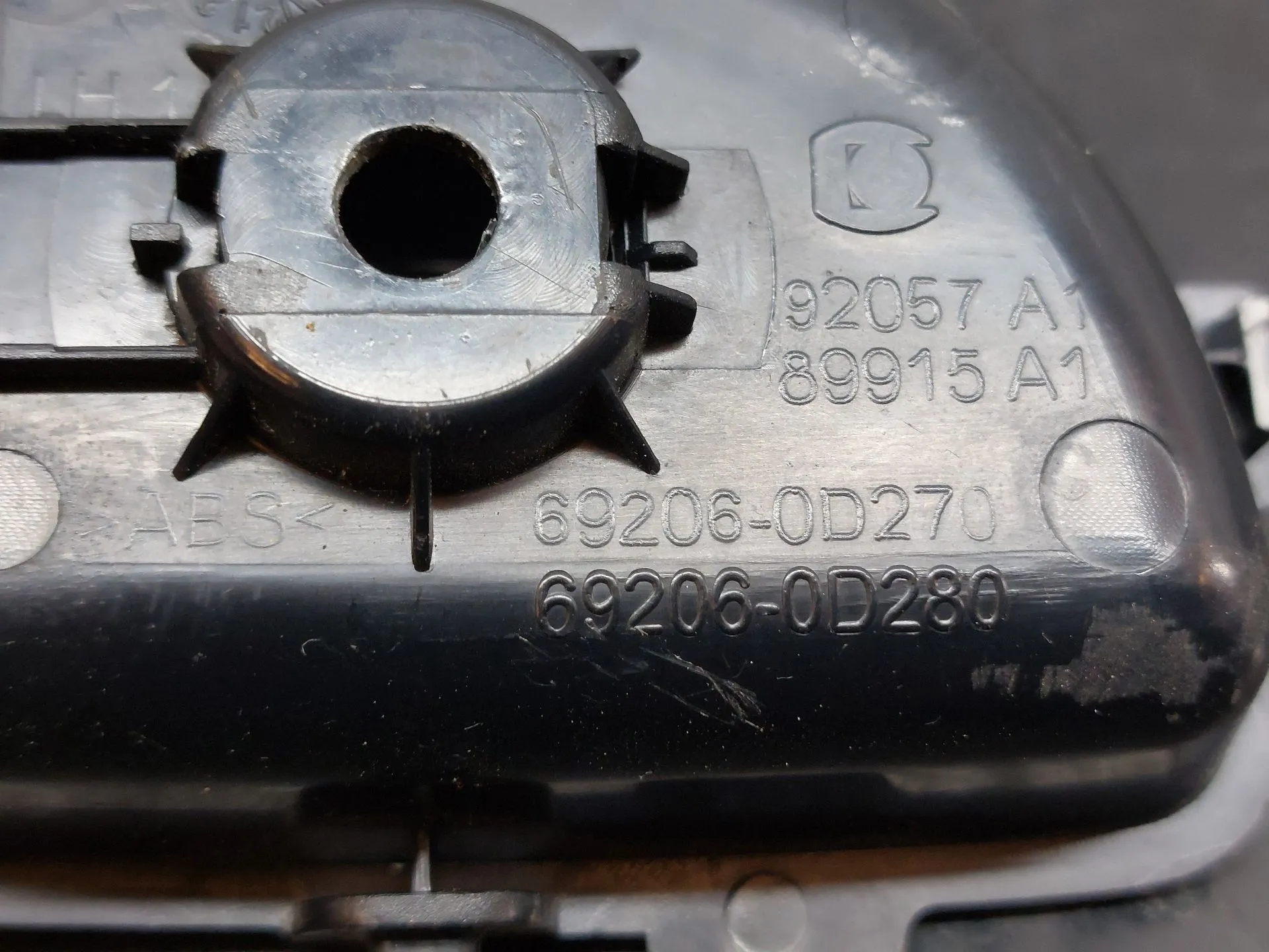 Rear Left interior door handle TOYOTA Yaris (_P13_) Imagem-5