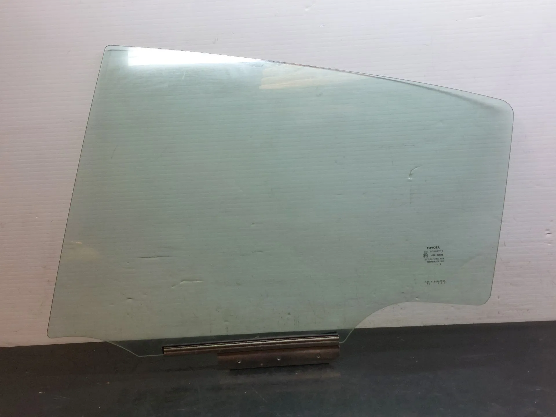 Vidrio puerta Trasero Izquierdo TOYOTA Yaris (_P13_)