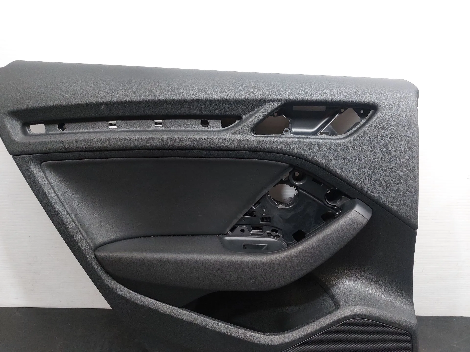 Rivestimento porta posteriore sinistra AUDI A3 Sportback (8VA, 8VF) Imagem-3
