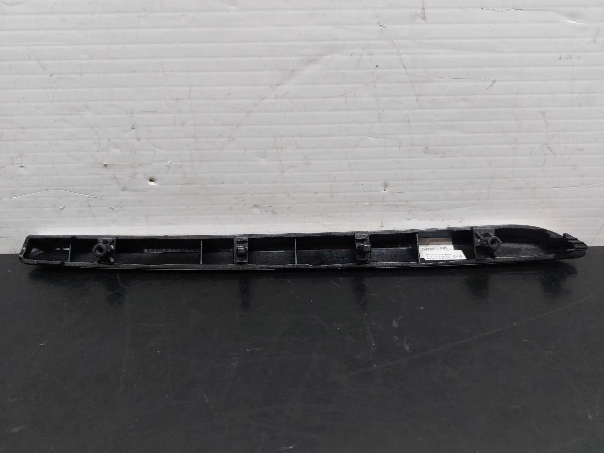 Modanatura porta posteriore sinistra AUDI A3 Sportback (8VA, 8VF) Imagem-1