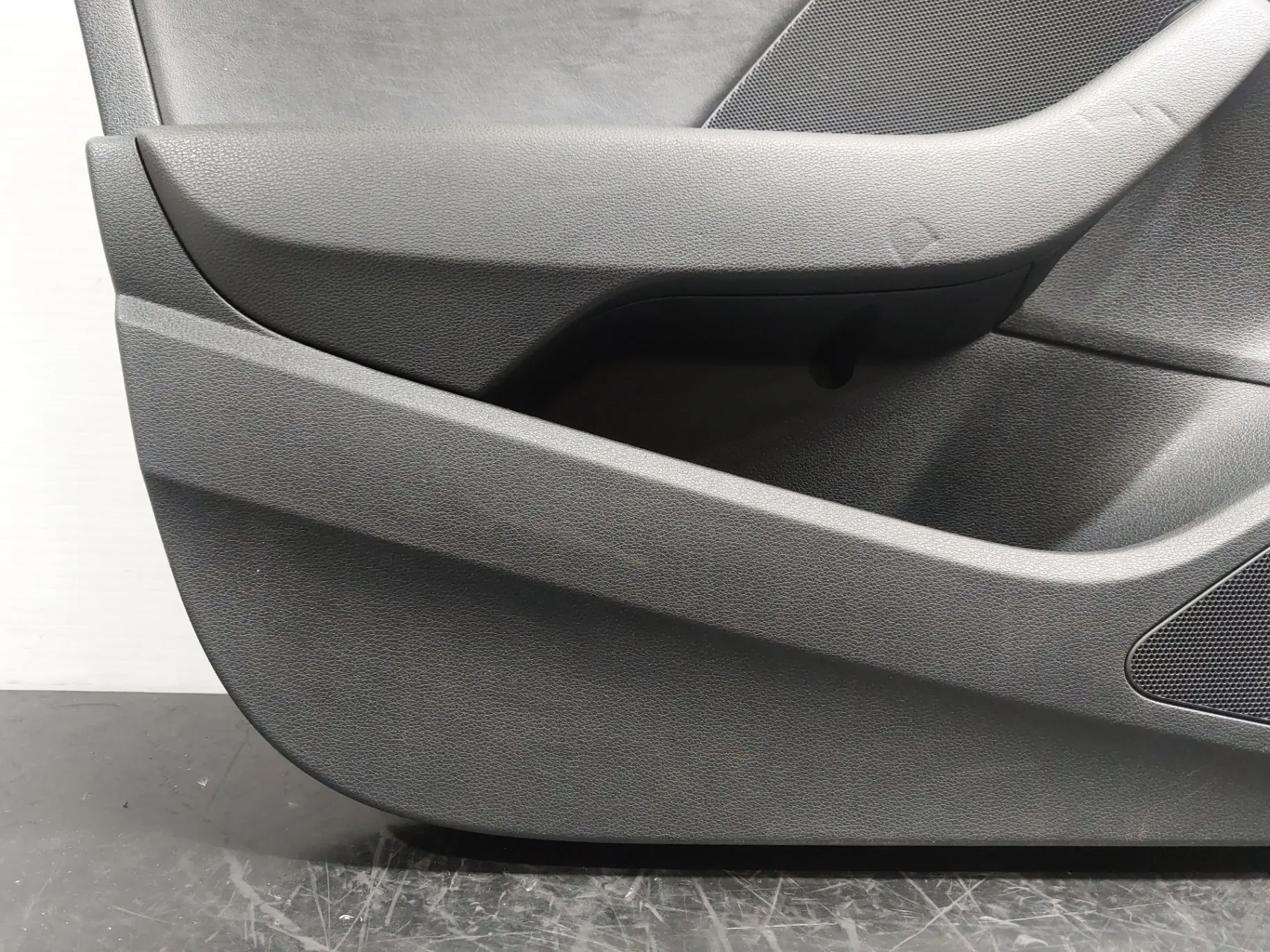 Rivestimento porta anteriore sinistra AUDI A3 Sportback (8VA, 8VF) Imagem-2