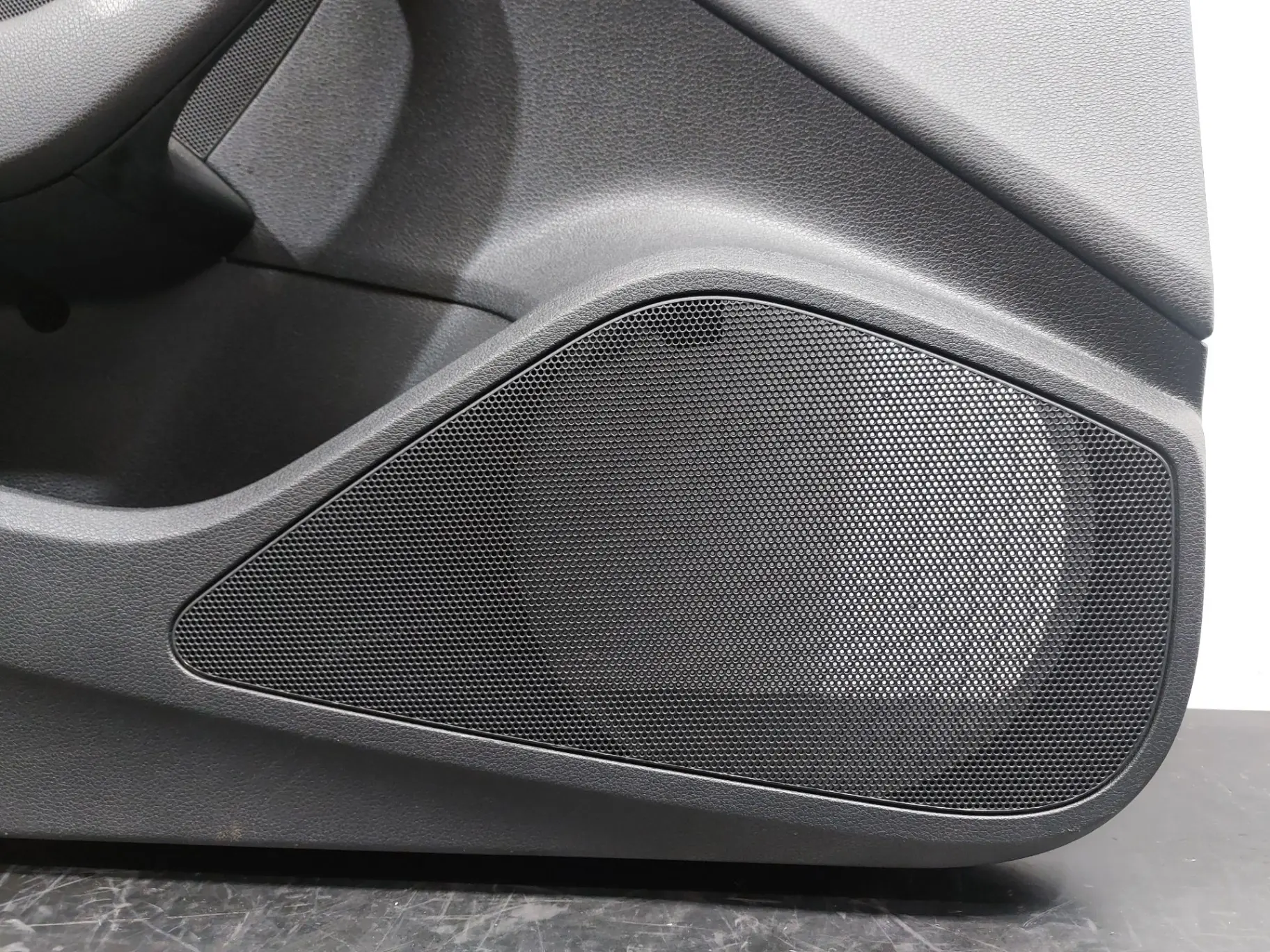 Rivestimento porta anteriore sinistra AUDI A3 Sportback (8VA, 8VF) Imagem-1