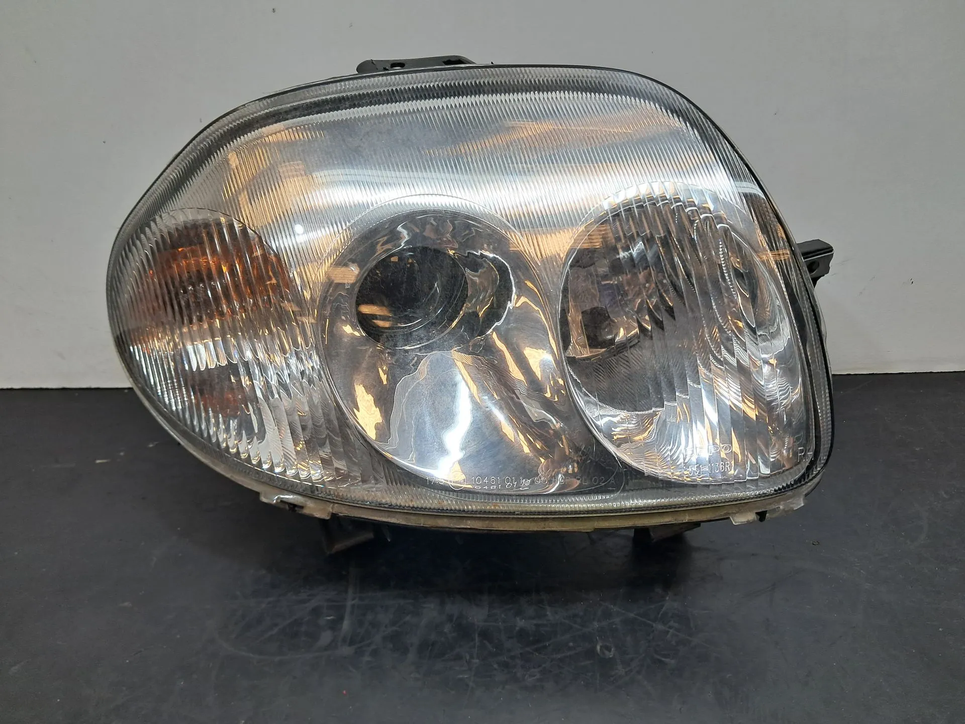 Phare avant Droit RENAULT Clio II (BB0/1/2_, CB0/1/2_)