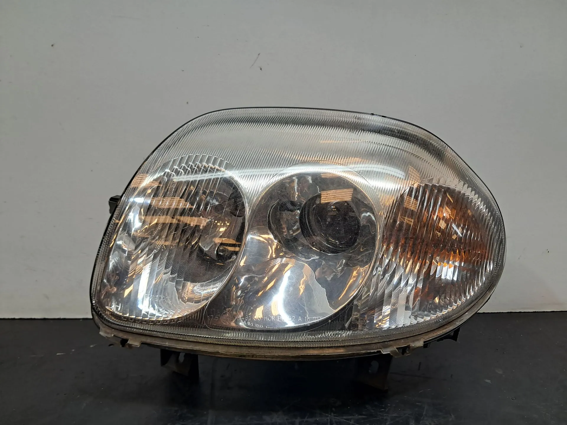 Phare avant gauche RENAULT Clio II (BB0/1/2_, CB0/1/2_)