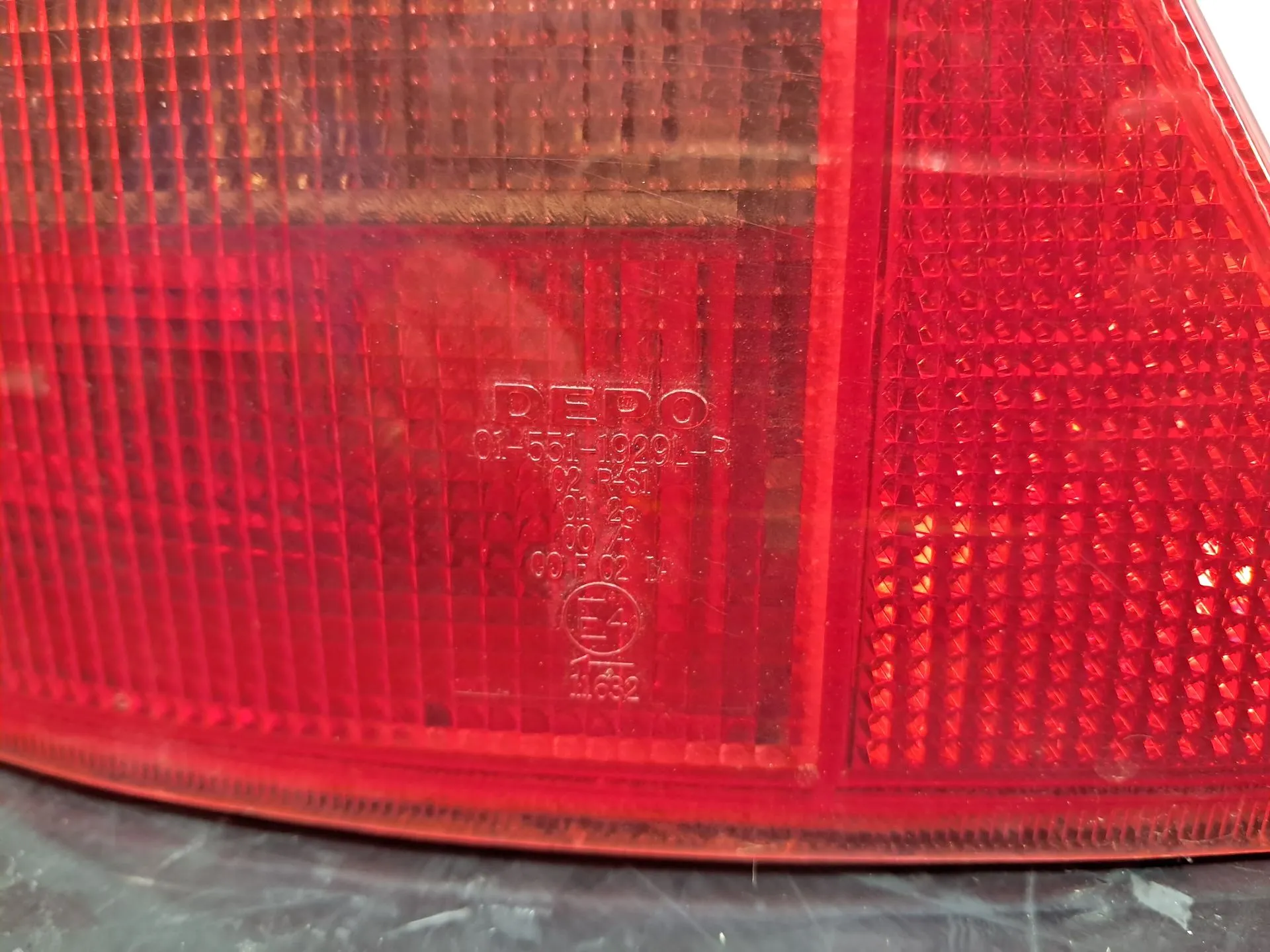 Feu arrière Gauche RENAULT Clio II (BB0/1/2_, CB0/1/2_) Imagem-1
