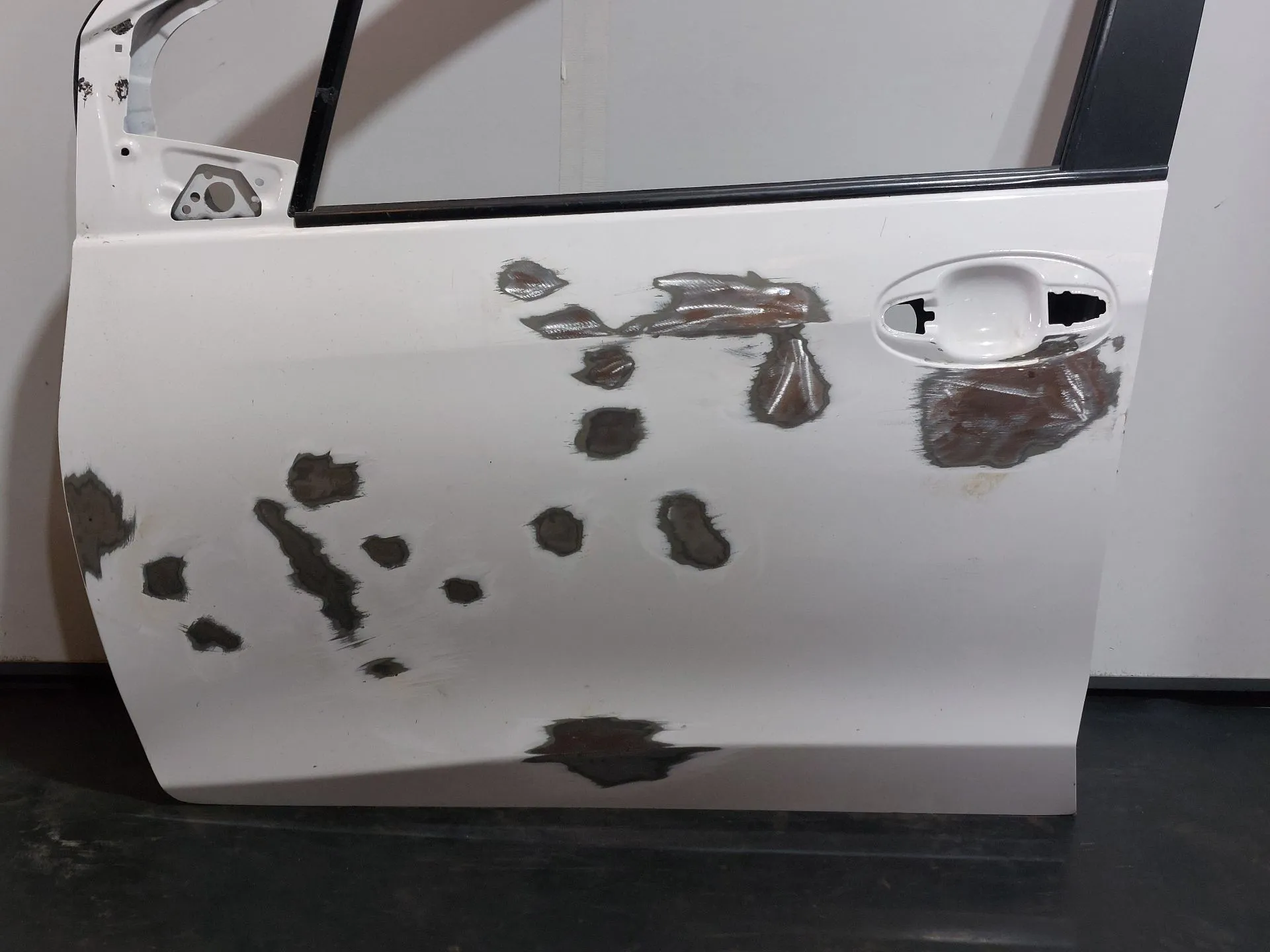 Porta frente esquerda TOYOTA Yaris (_P13_) Imagem-1