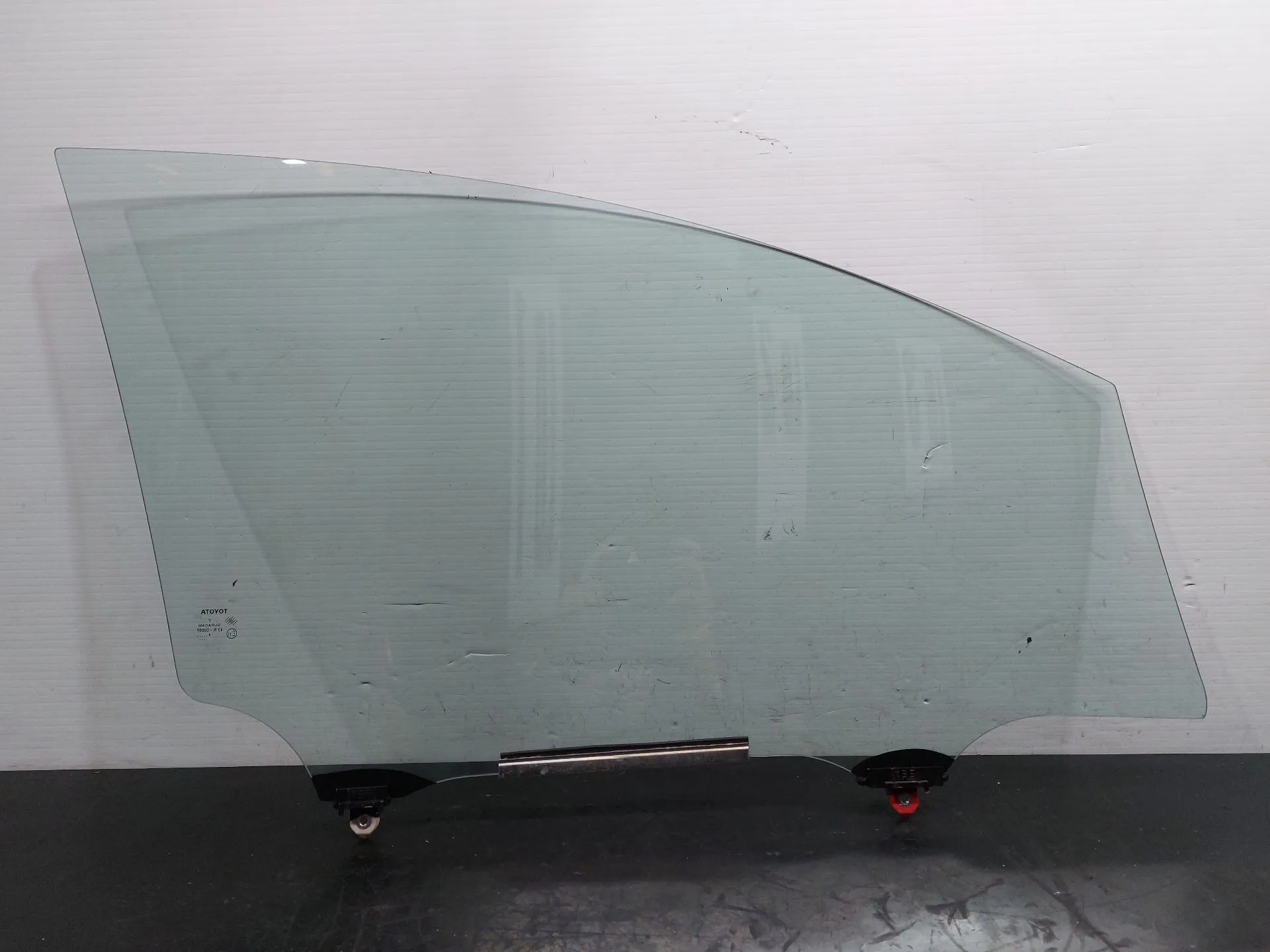 Vetro porta anteriore destra TOYOTA Verso (_R2_)