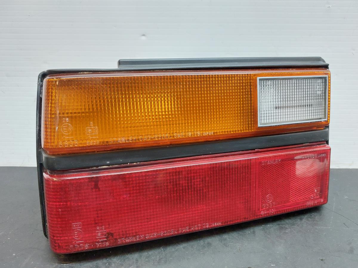 Feu arrière Gauche TRIUMPH Acclaim