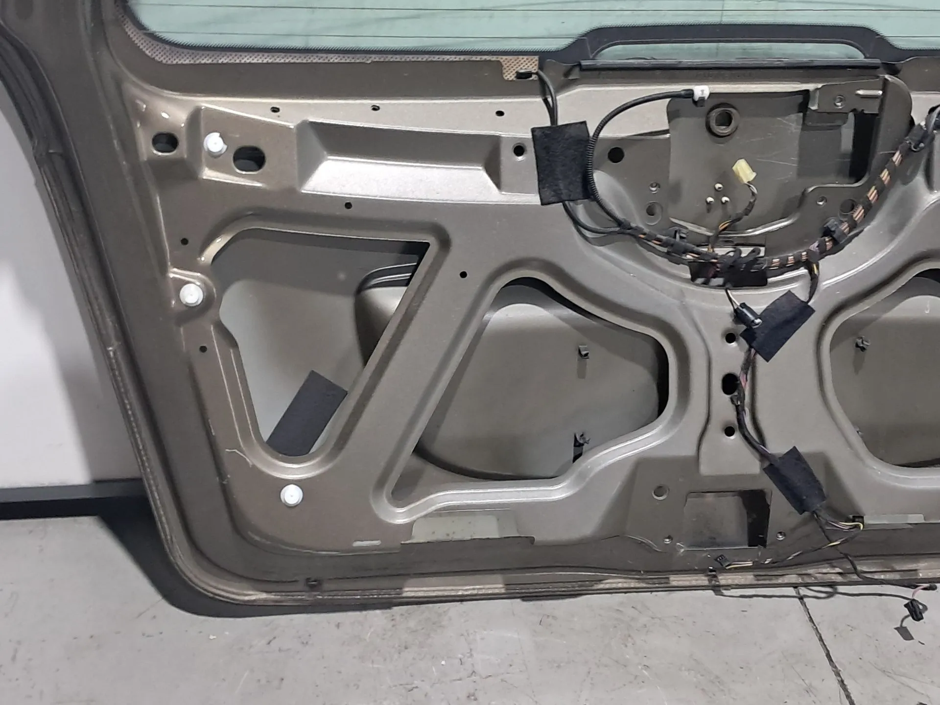 Porta / tampa da mala MERCEDES-BENZ Classe A (W169) Imagem-5