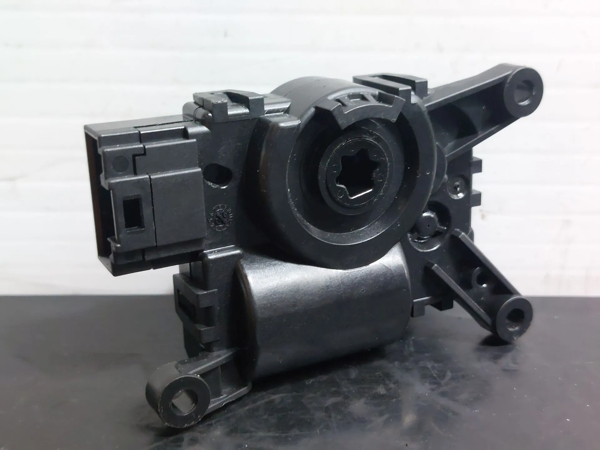Moteur de volet de chauffage SKODA Kodiaq (NS7) Imagem-2