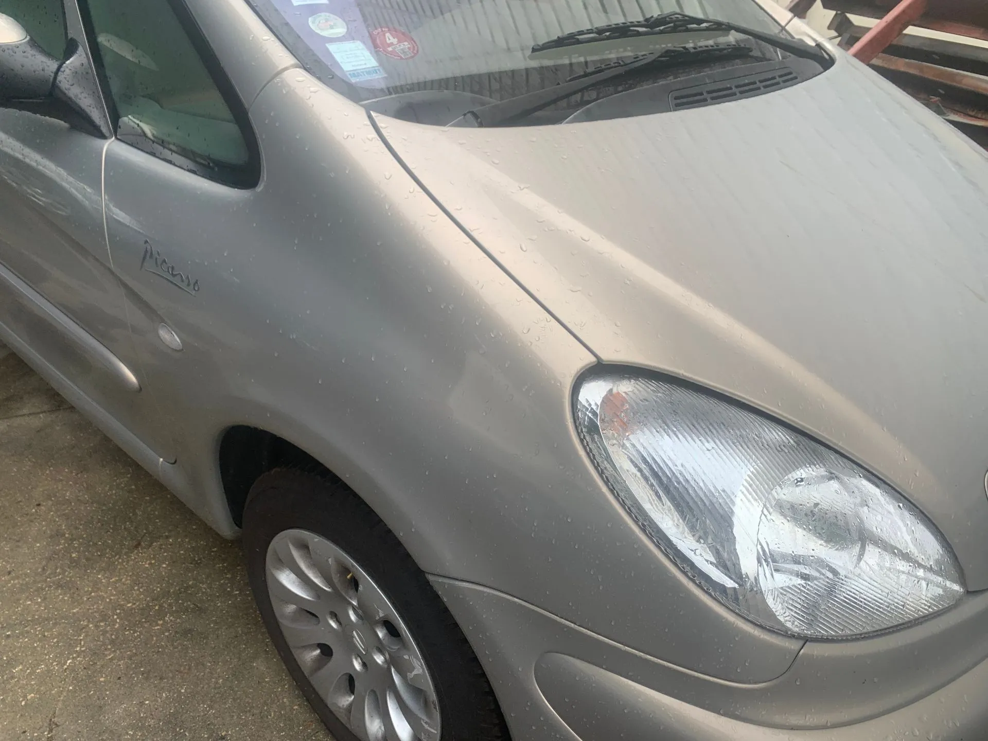 Guarda-lamas direito CITROËN Xsara Picasso (N68)