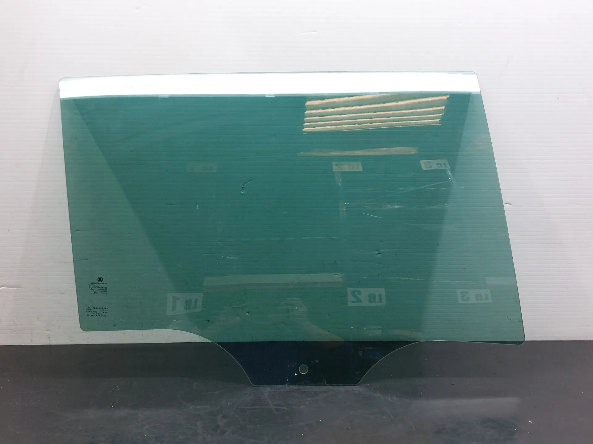 Vidrio puerta Trasero Derecho SKODA Kodiaq (NS7)