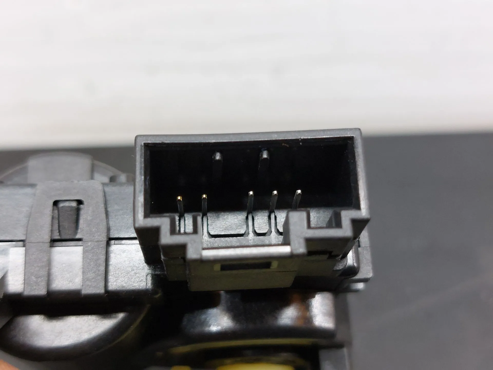 Motor da comporta da sofagem SKODA Kodiaq (NS7) Imagem-2