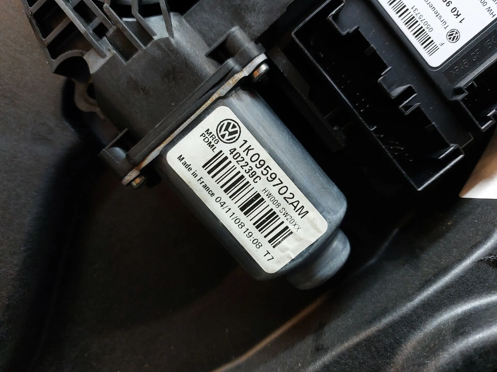 Right front window regulator VOLKSWAGEN Golf VI (5K1) Imagem-3