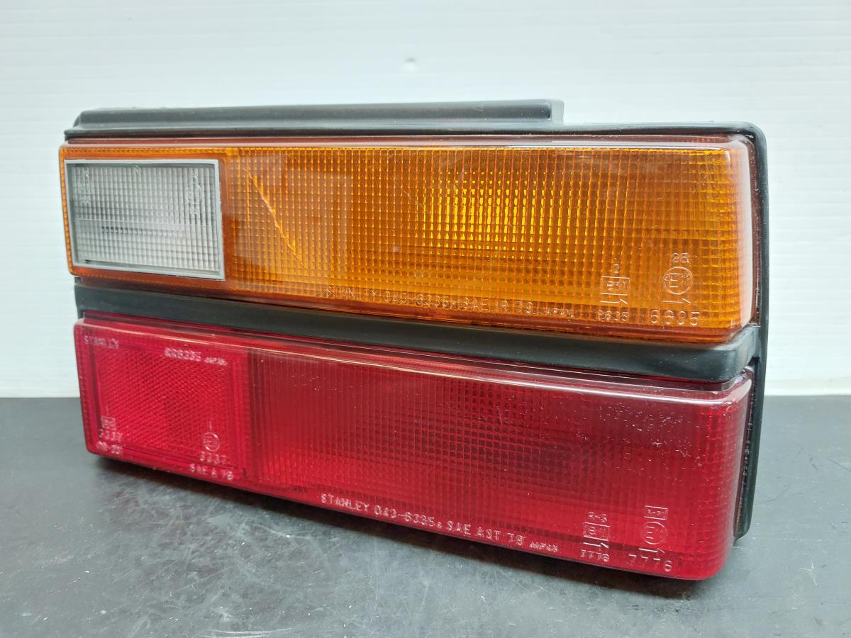 Feu arrière Droite TRIUMPH Acclaim
