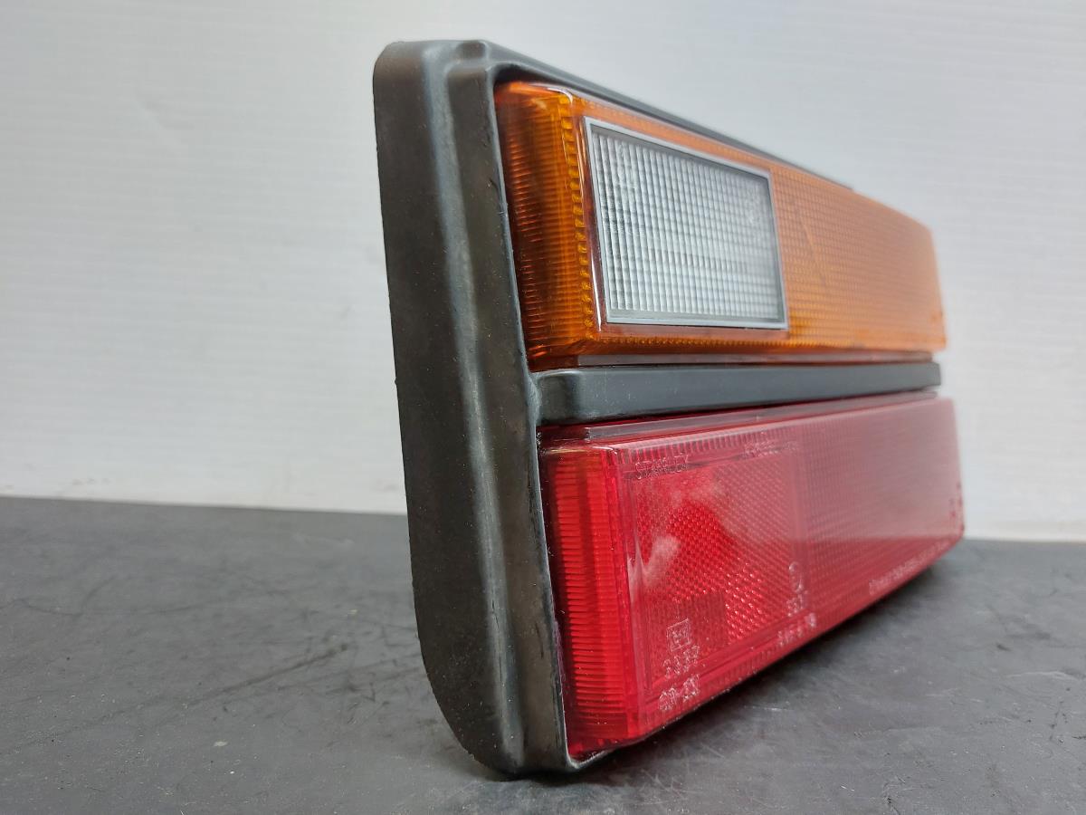 Right Tail light TRIUMPH Acclaim Imagem-2