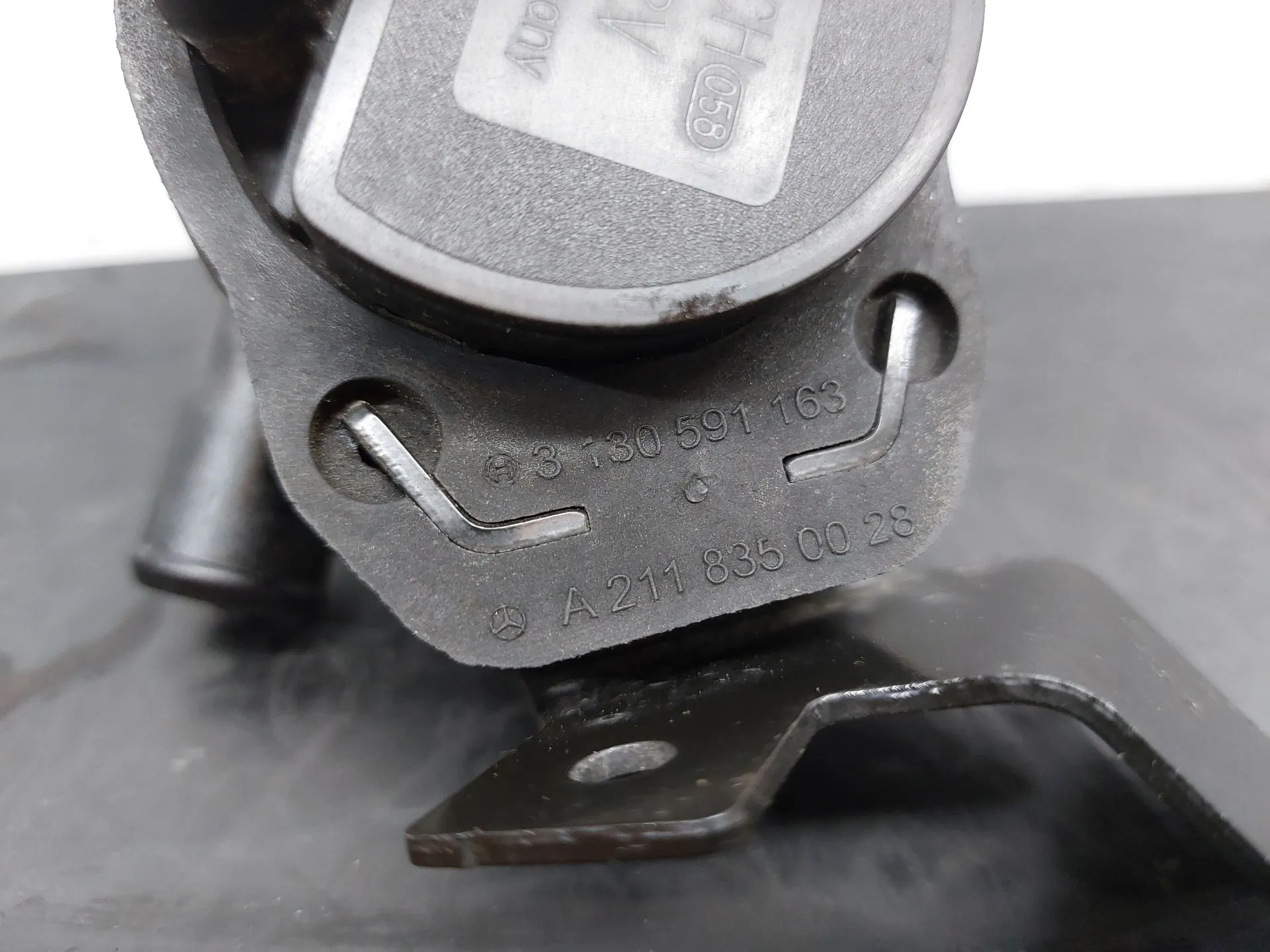 Bomba de agua adicional MERCEDES-BENZ GLC Coupé (C253) Imagem-2