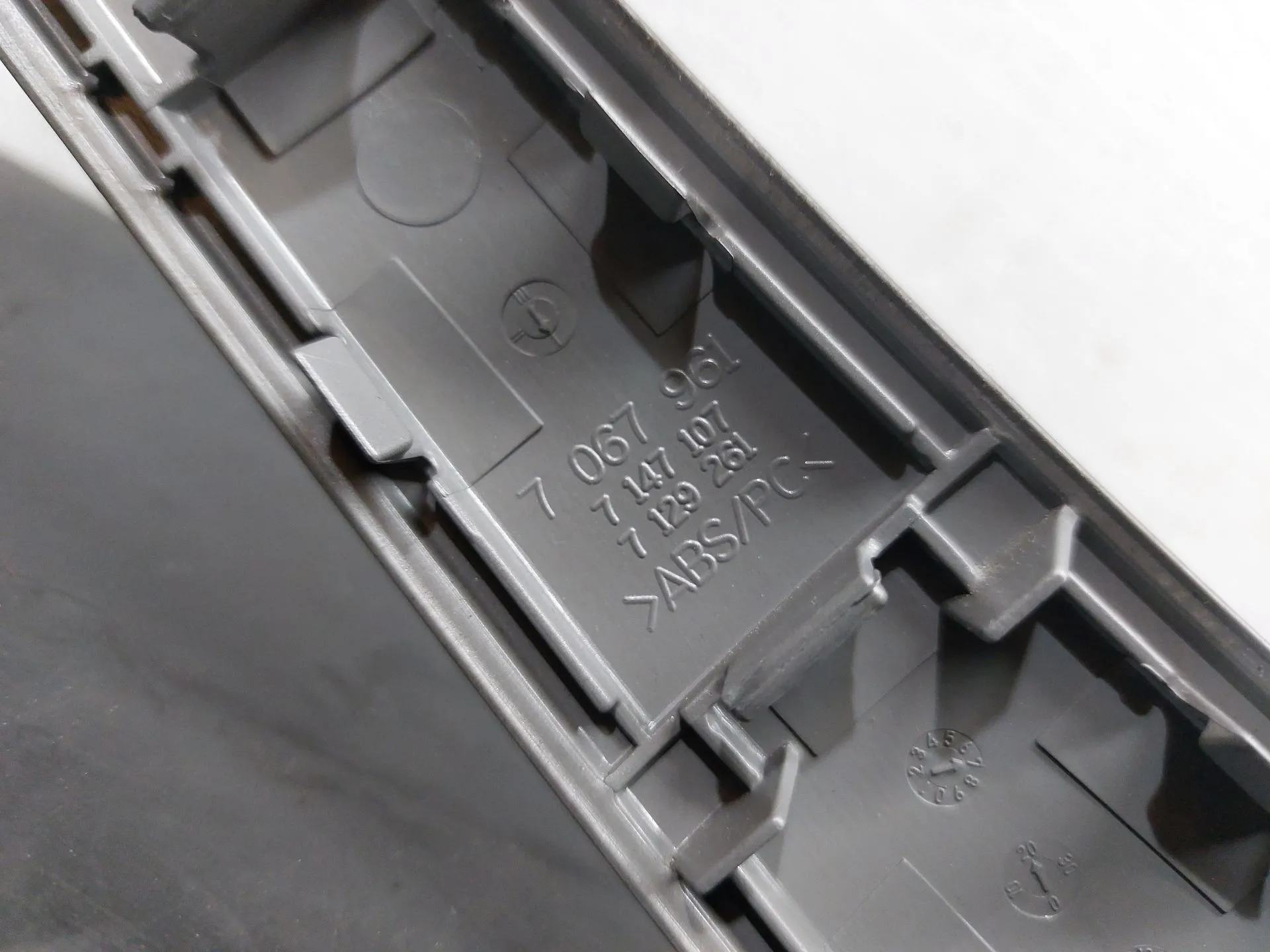 Modanatura porta anteriore sinistra BMW 1 (E87) Imagem-6