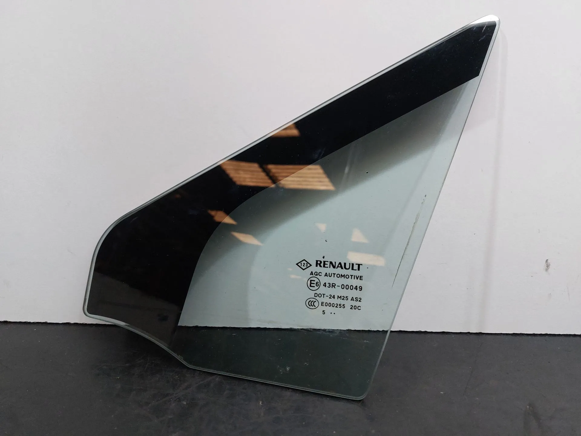 Vidro triangular frente esquerdo RENAULT Grand Scénic III (JZ0/1_)