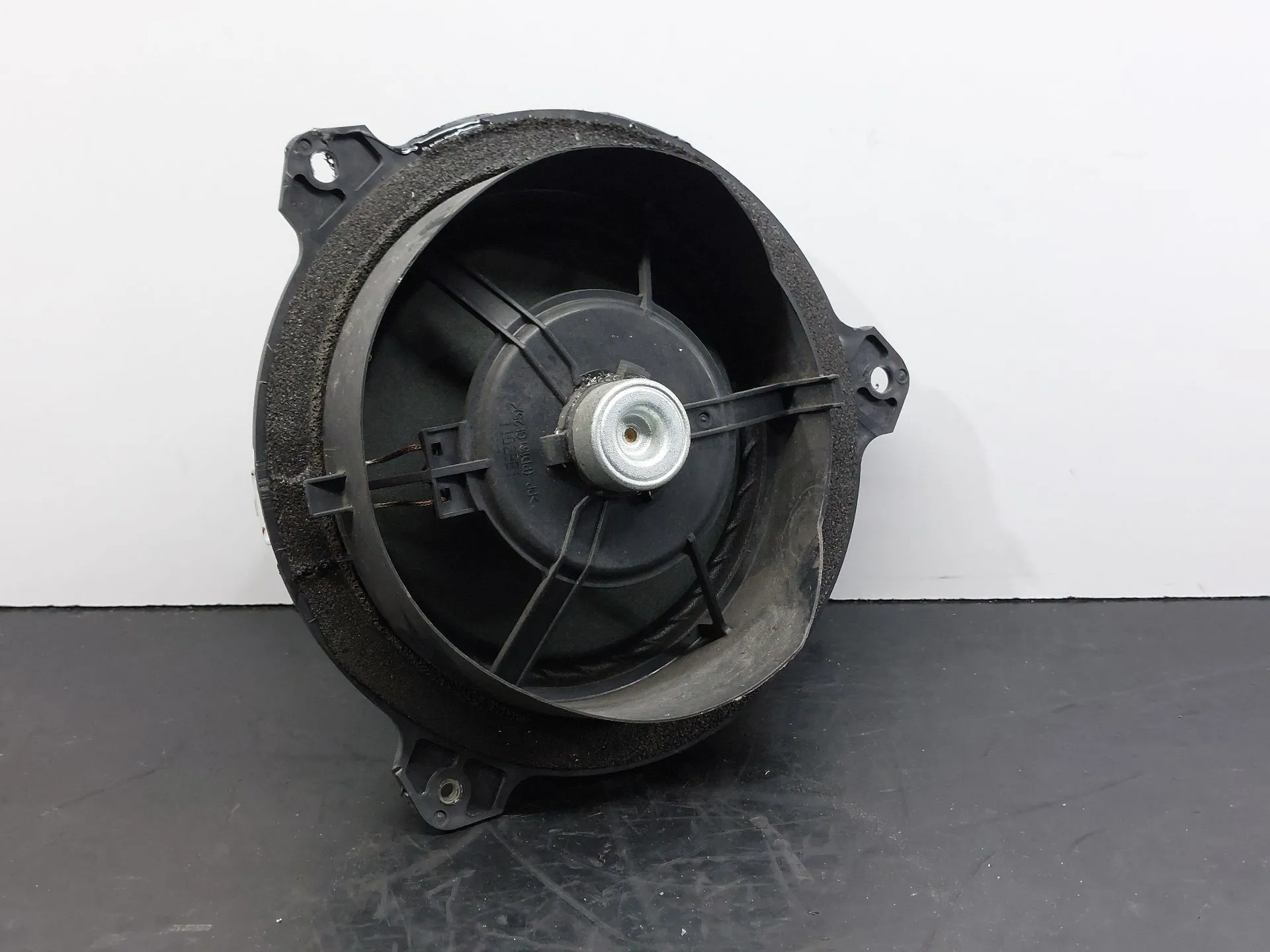 Sound system column / Speakers  TOYOTA Auris Hatchback (_E15_) Imagem-2