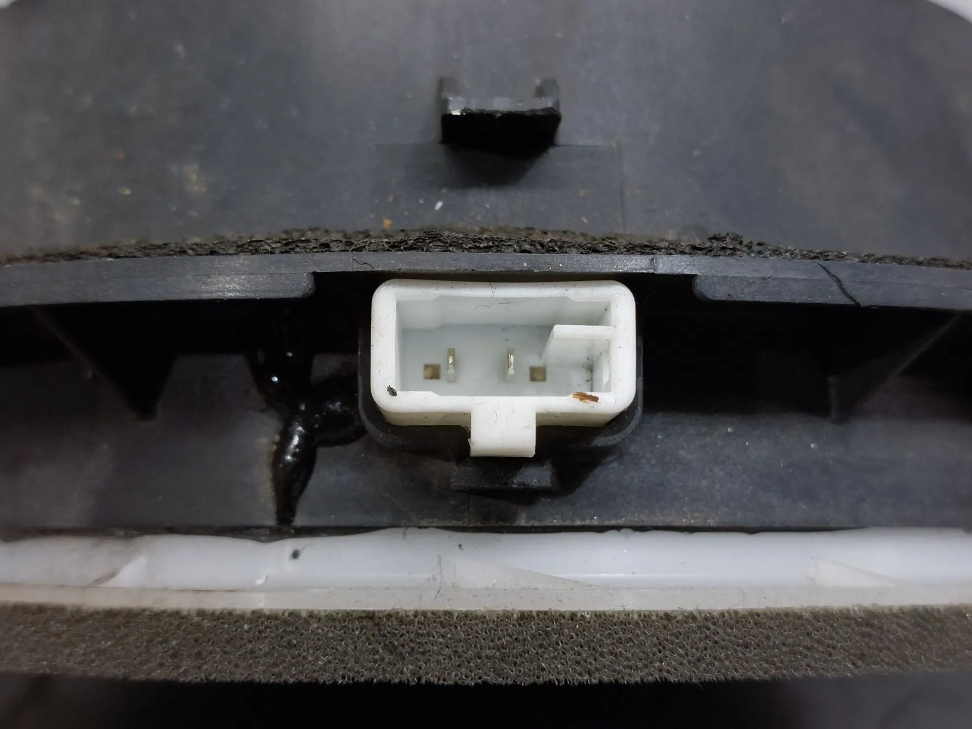 Sound system column / Speakers  TOYOTA Auris Hatchback (_E15_) Imagem-1