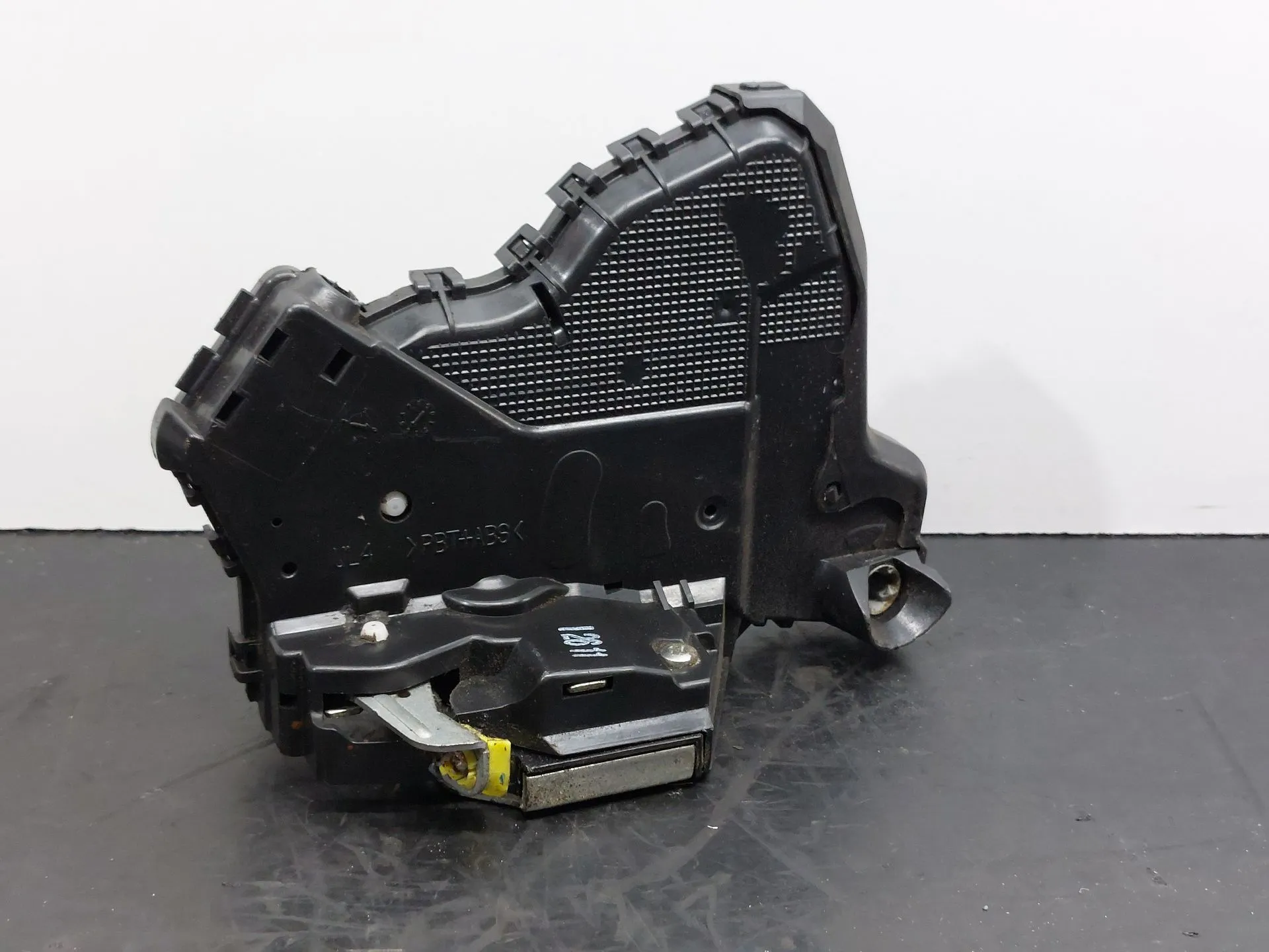 Cerradura / cierre puerta delantero izquierdo TOYOTA Auris Hatchback (_E15_)