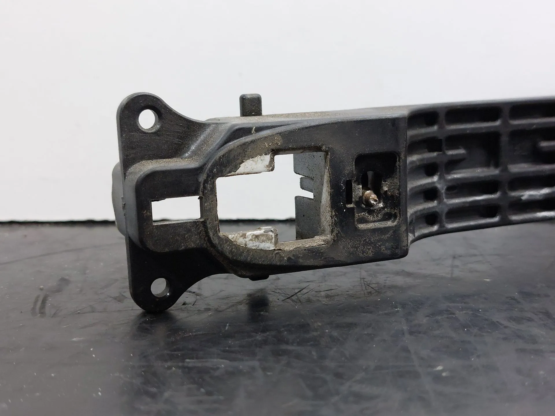 Soporte Manija puerta Delantera Izquierda TOYOTA Auris Hatchback (_E15_) Imagem-1
