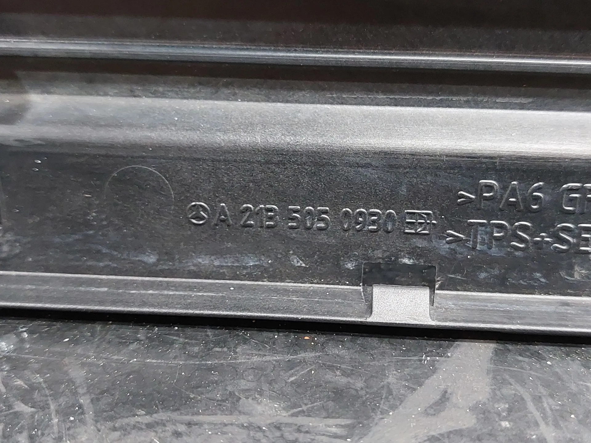 Plástico genérico MERCEDES-BENZ GLC Coupé (C253) Imagem-5