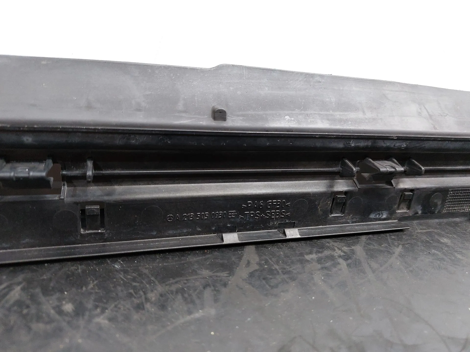 Plástico genérico MERCEDES-BENZ GLC Coupé (C253) Imagem-2