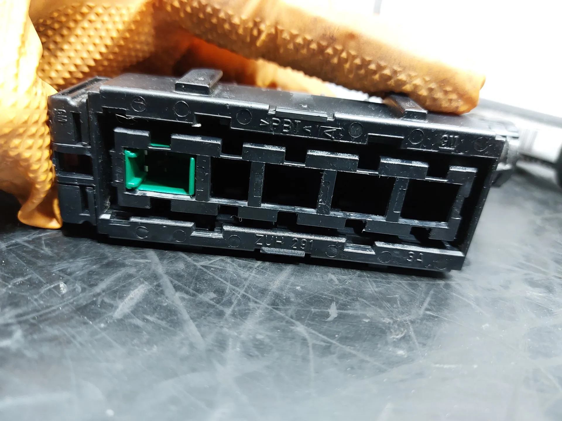 Prétensionneur de ceinture avant Droite OPEL Corsa D Imagem-1