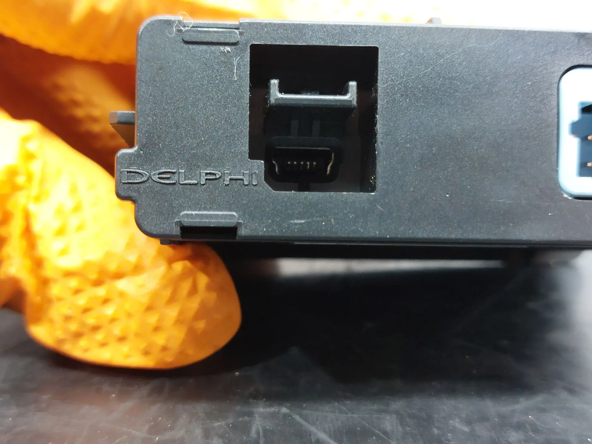 Módulo USB / AUX / IPOD DACIA Duster (HM_) Imagem-4