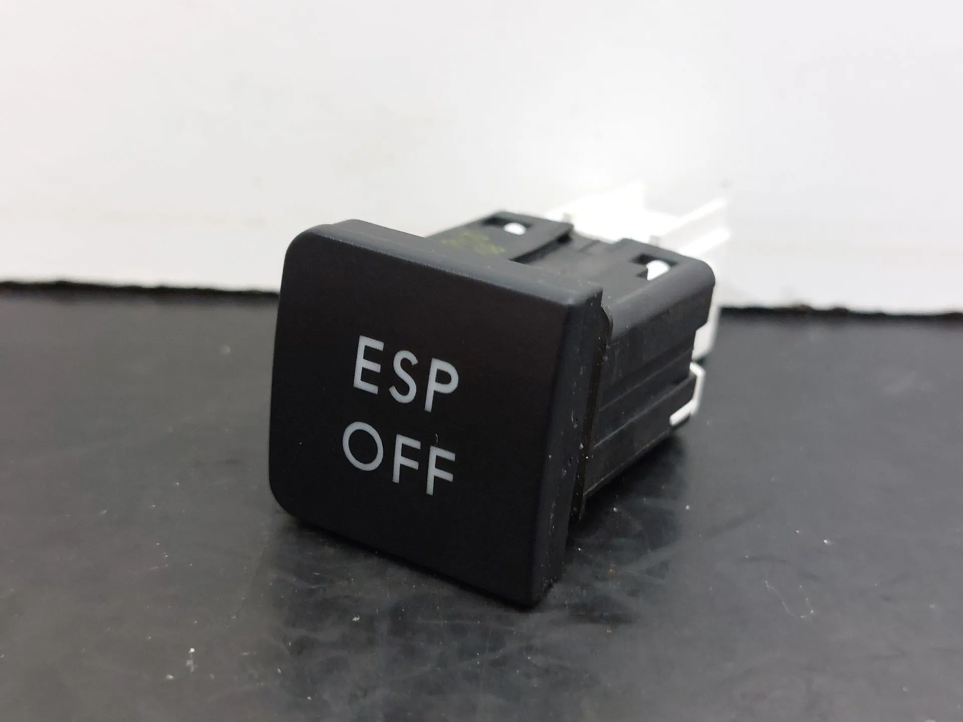 Botão / interruptor controlo tração VOLKSWAGEN Golf VI (5K1)
