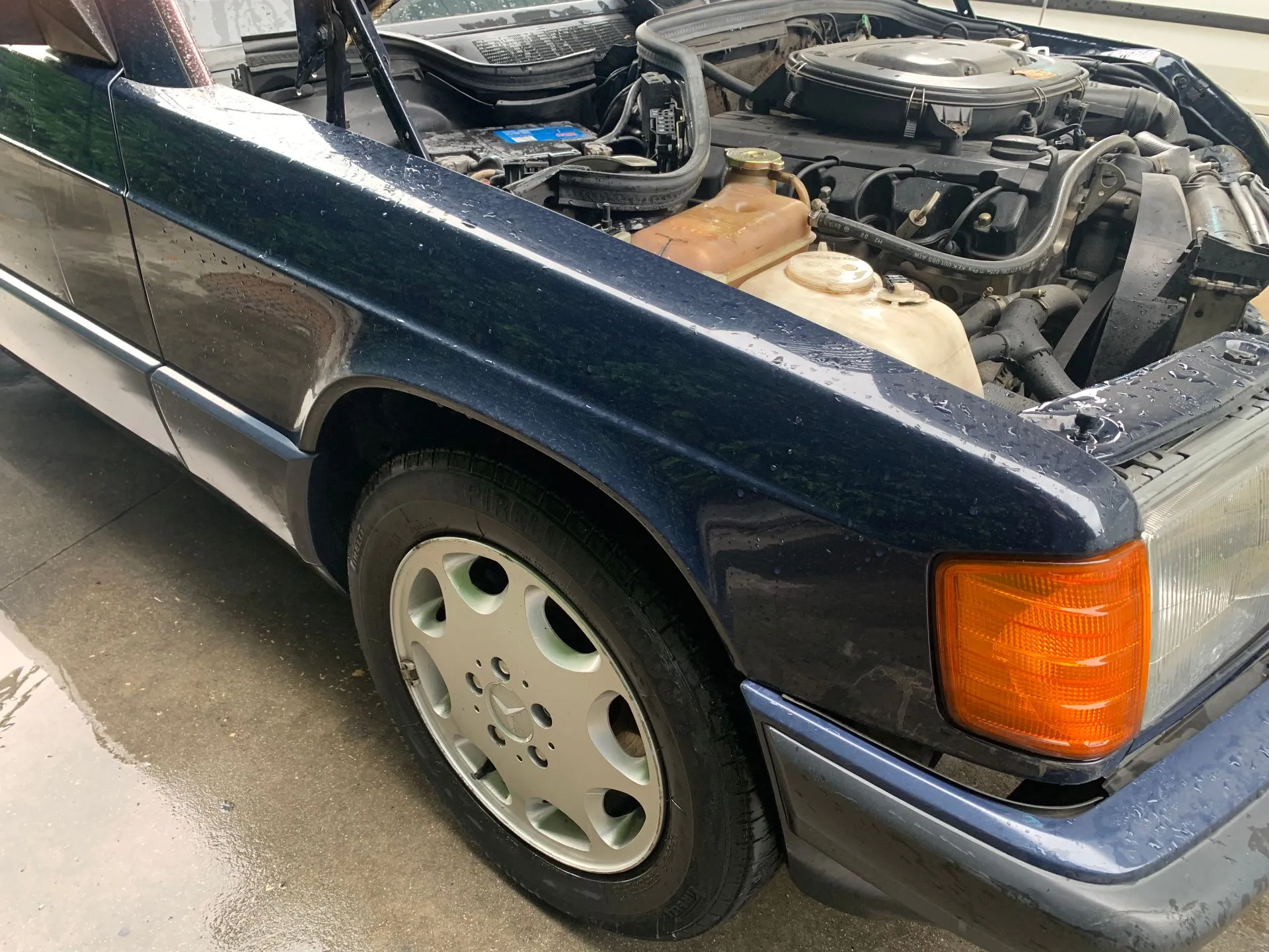 Guarda-lamas direito MERCEDES-BENZ 190 (W201) Imagem-1