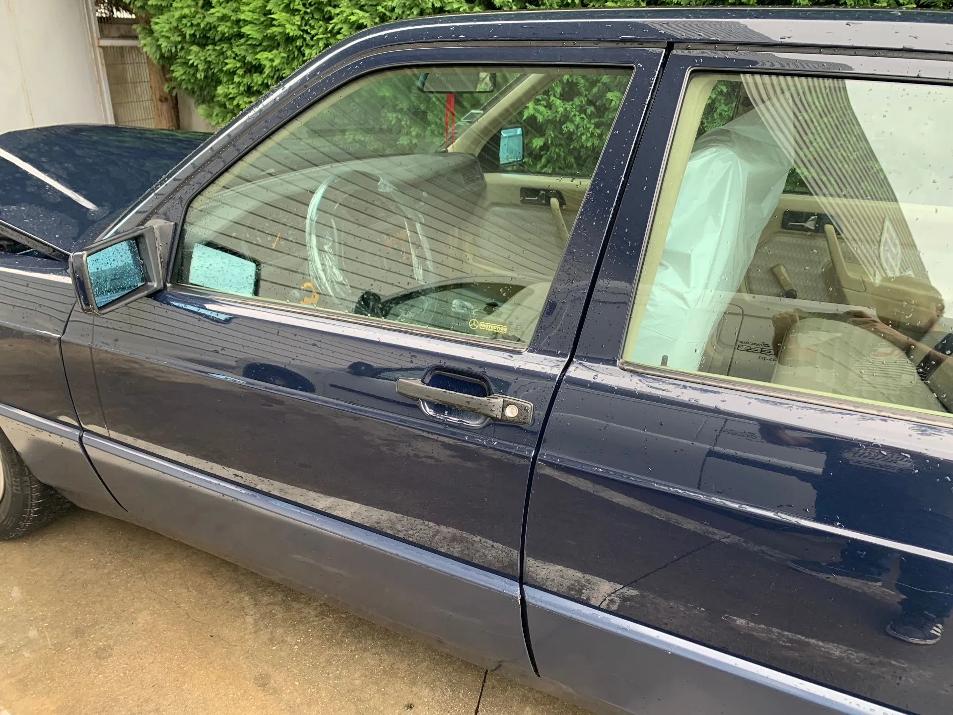 Porta frente esquerda MERCEDES-BENZ 190 (W201) Imagem-1