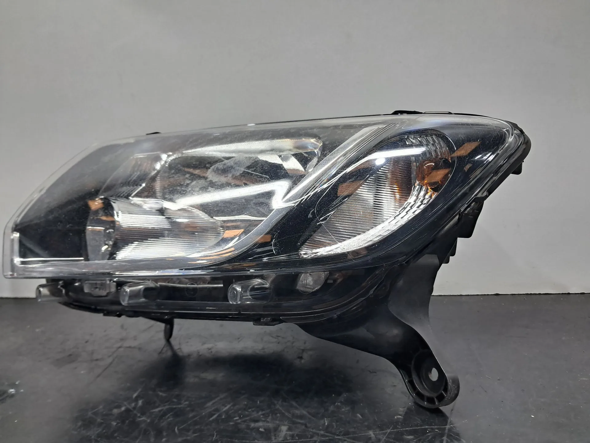 Ótica / farol esquerda DACIA Sandero II (5S_) Imagem-1