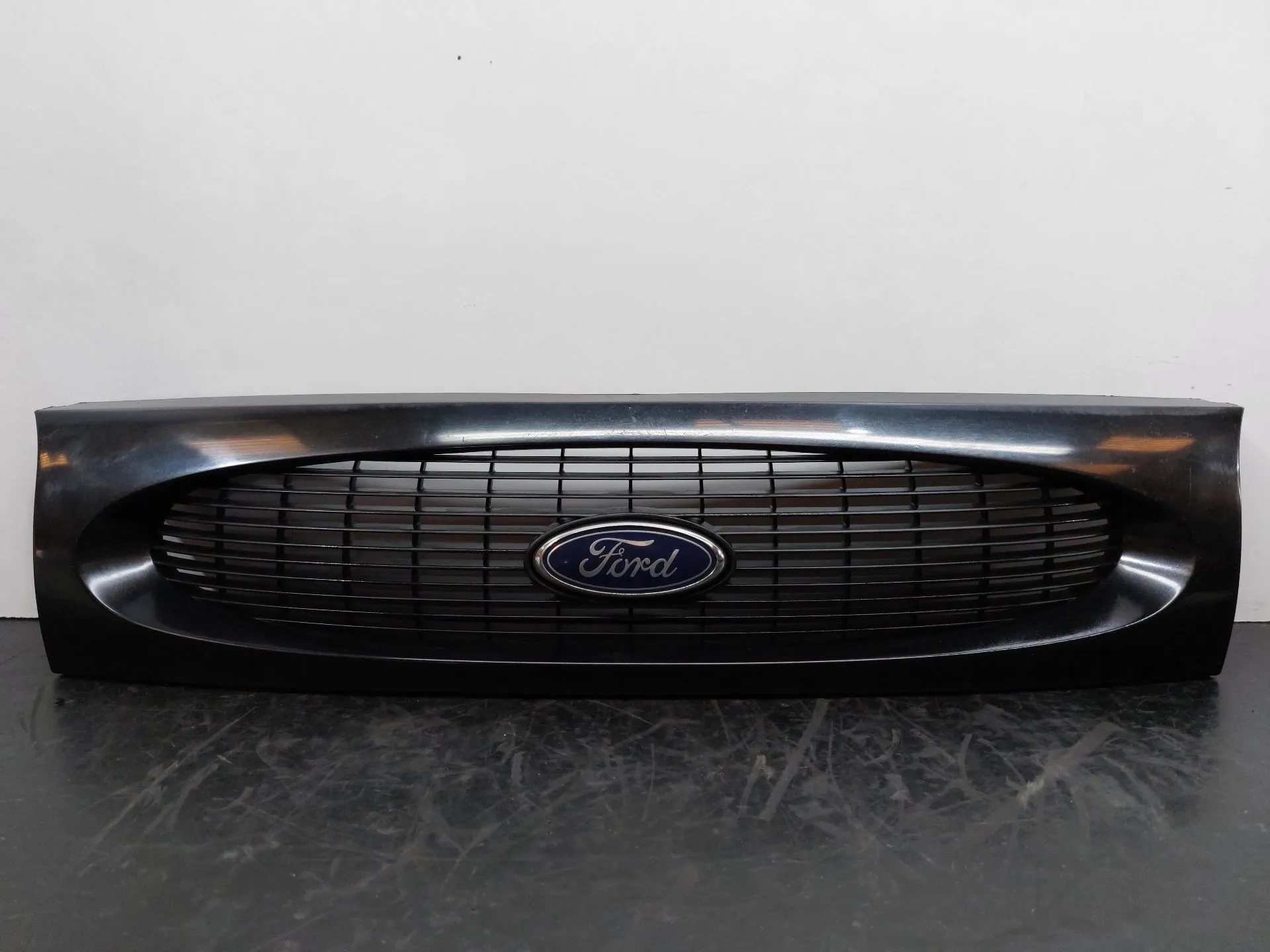 Rejilla delantera FORD Fiesta IV (JA_, JB_)