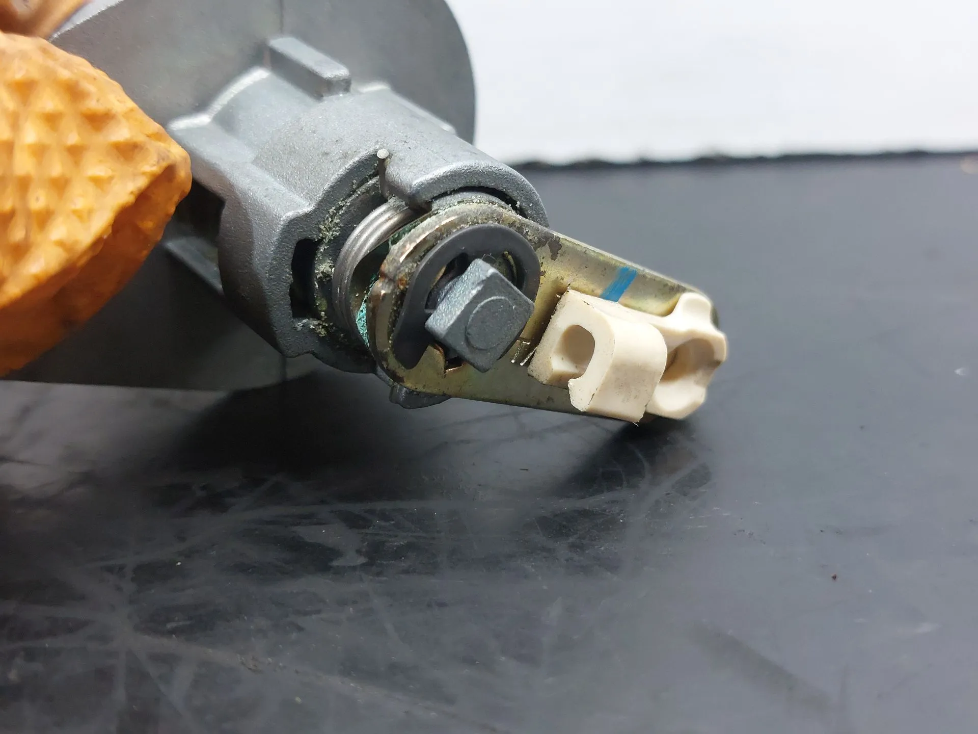 Bombín puerta / tapa maletero KIA Picanto (BA) Imagem-2