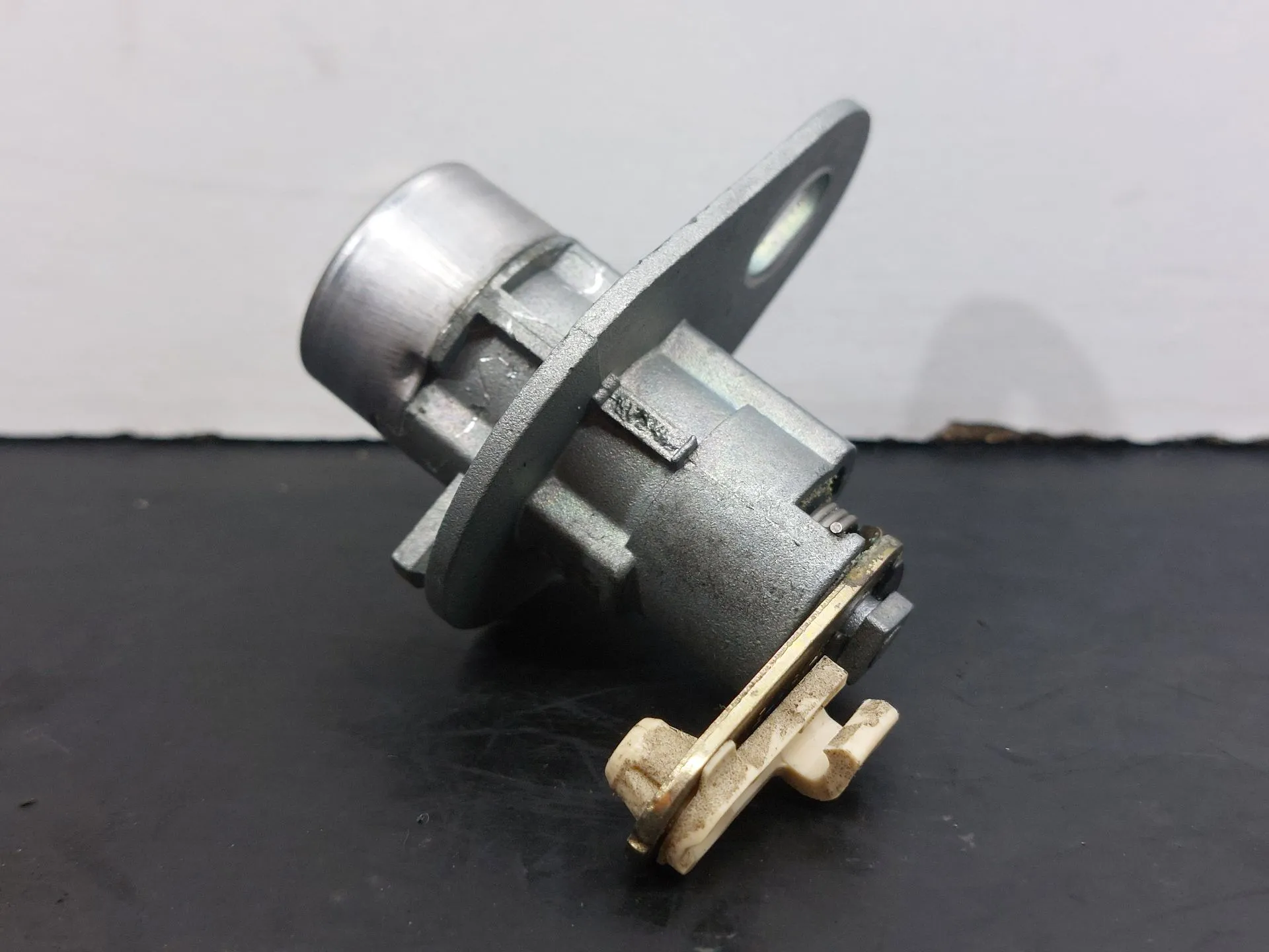 Bombín puerta / tapa maletero KIA Picanto (BA) Imagem-1