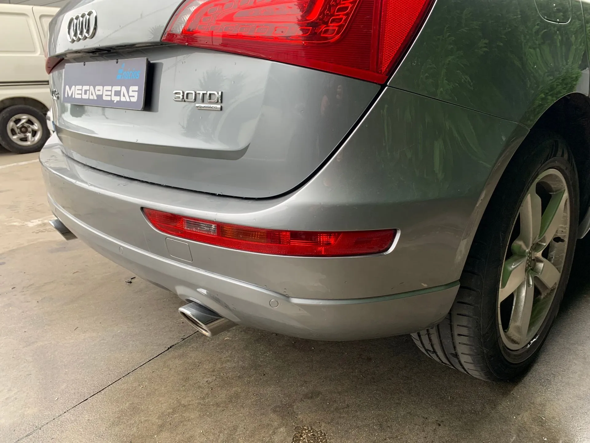 Pára-choques trás AUDI Q5 (8R) Imagem-1