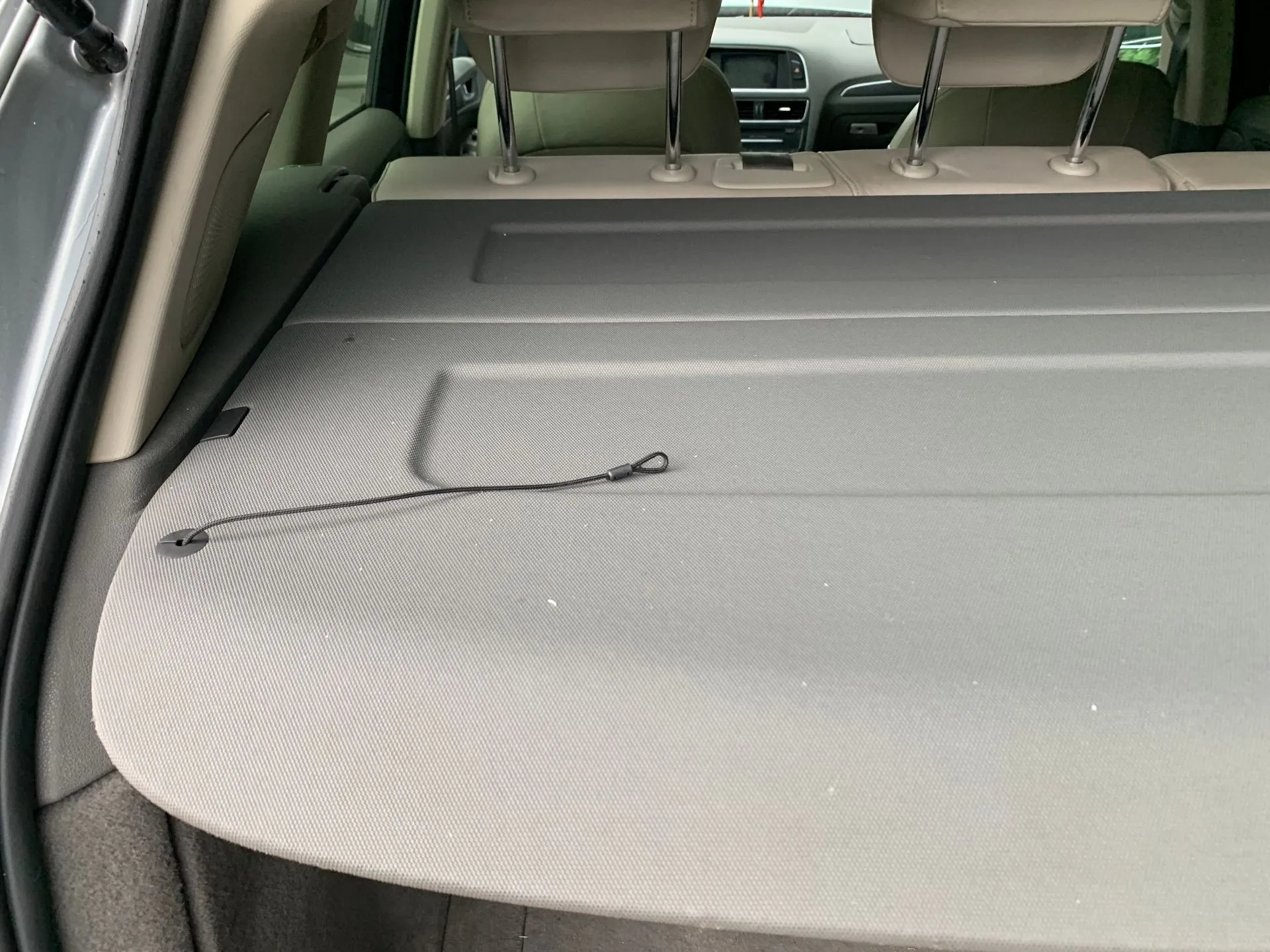 Rear Parcel shelf / trunk cover AUDI Q5 (8R) Imagem-1