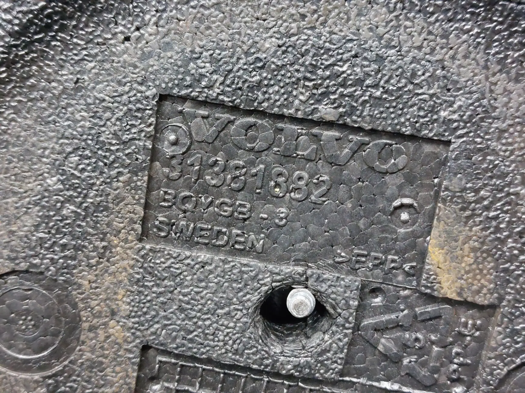 Set / kit di attrezzi VOLVO V40 Hatchback Imagem-3