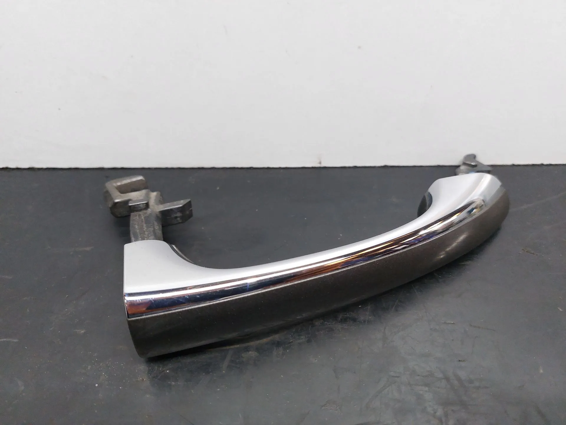 Poignée de porte arrière Droite MERCEDES-BENZ CLS (C219)