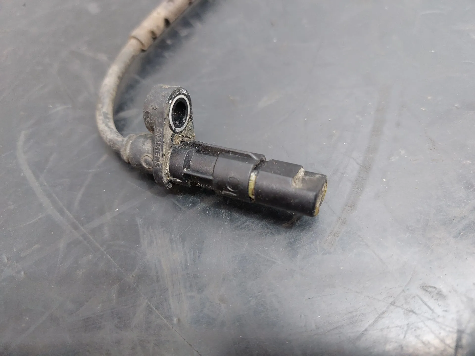 Sensore ABS posteriore destro BMW 7 (E65, E66, E67) Imagem-2