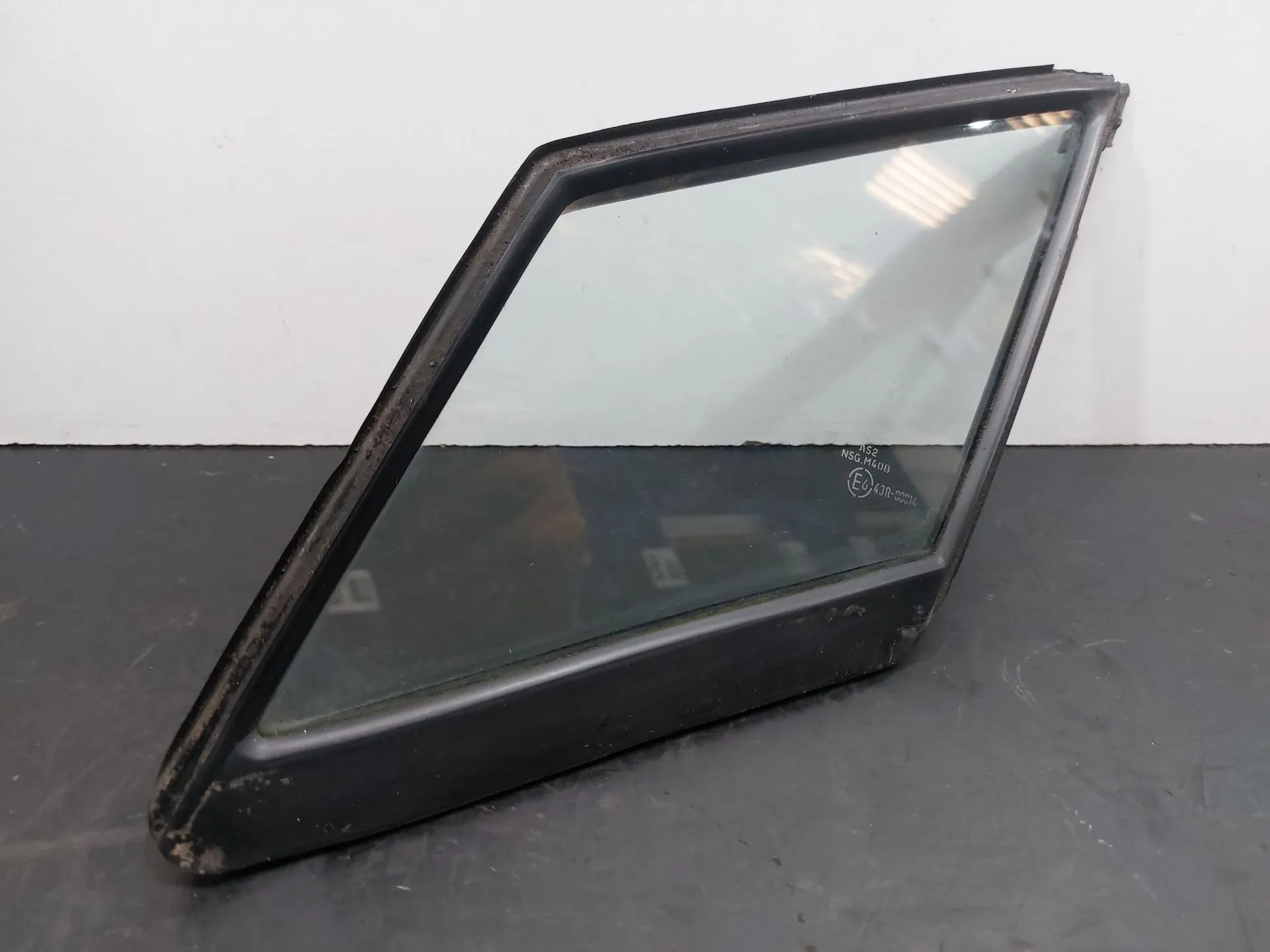 Vidro triangular frente esquerdo MAZDA 5 (CR19)